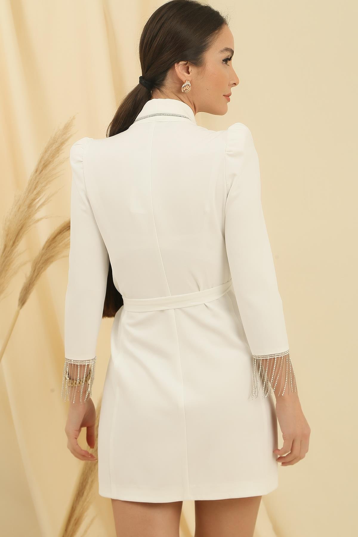 S-23K0190039Dress with padded shoulders, a half-lined interior, Front-Pleated Side-Chain Detailed Sleeves