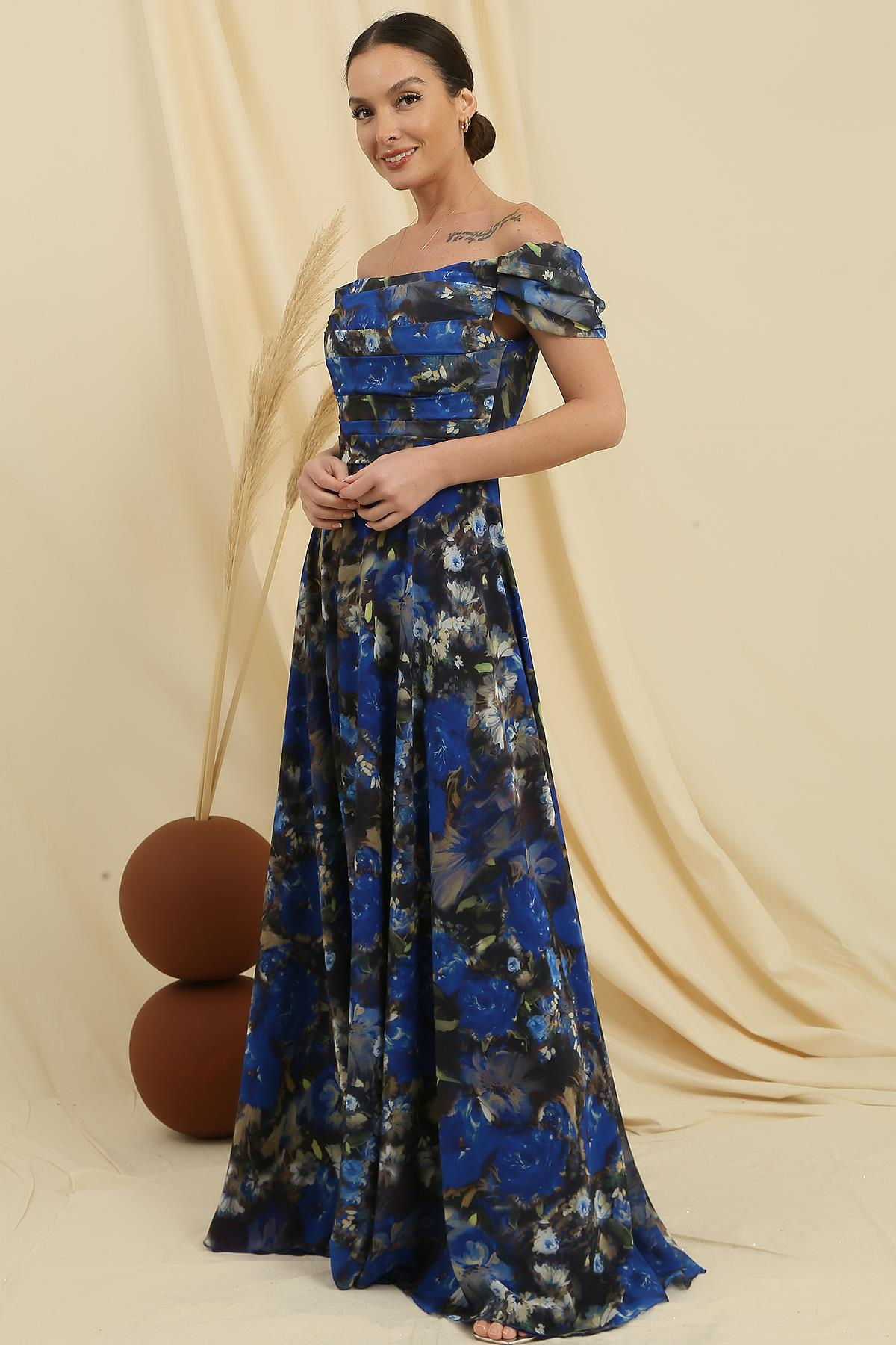 S-23K0230048Floral Print Long Chiffon Dress Lined The Front Of The Collar Drape Madonna