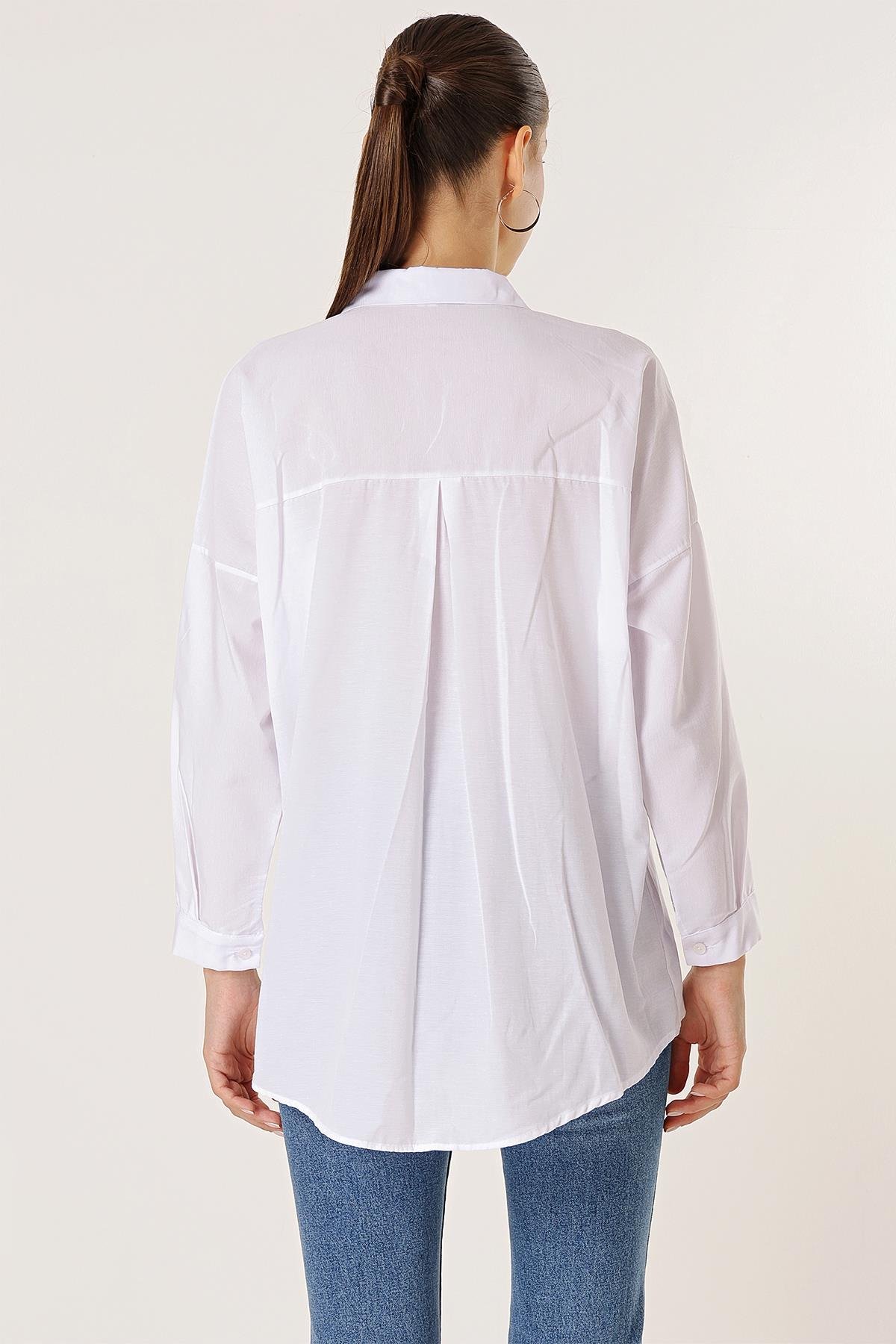 S-23K0250033Oversized Tunic Shirt Necklace