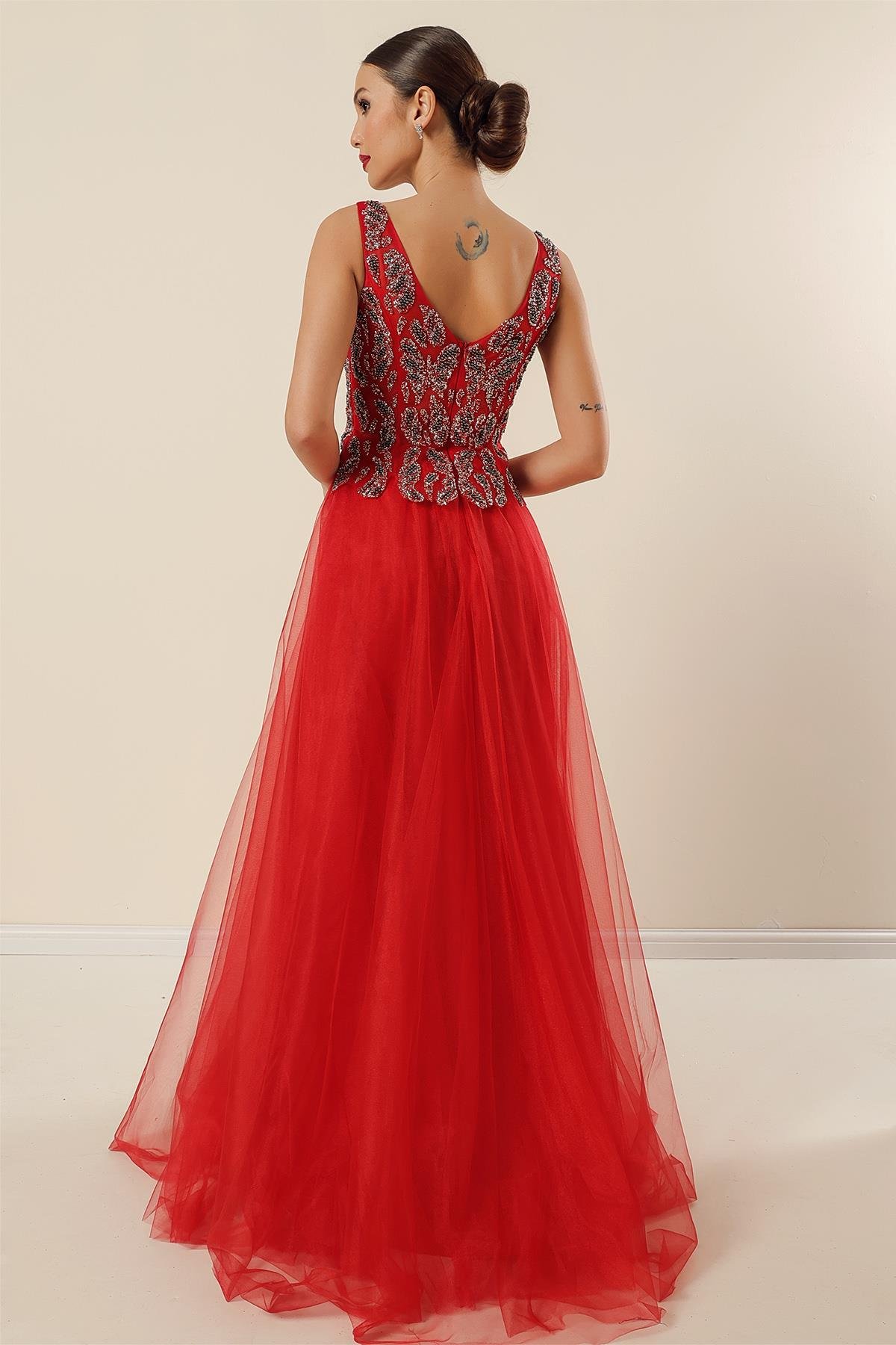 S-23K0490006Beaded V-neck long Tulle Dress with lining on the front and back