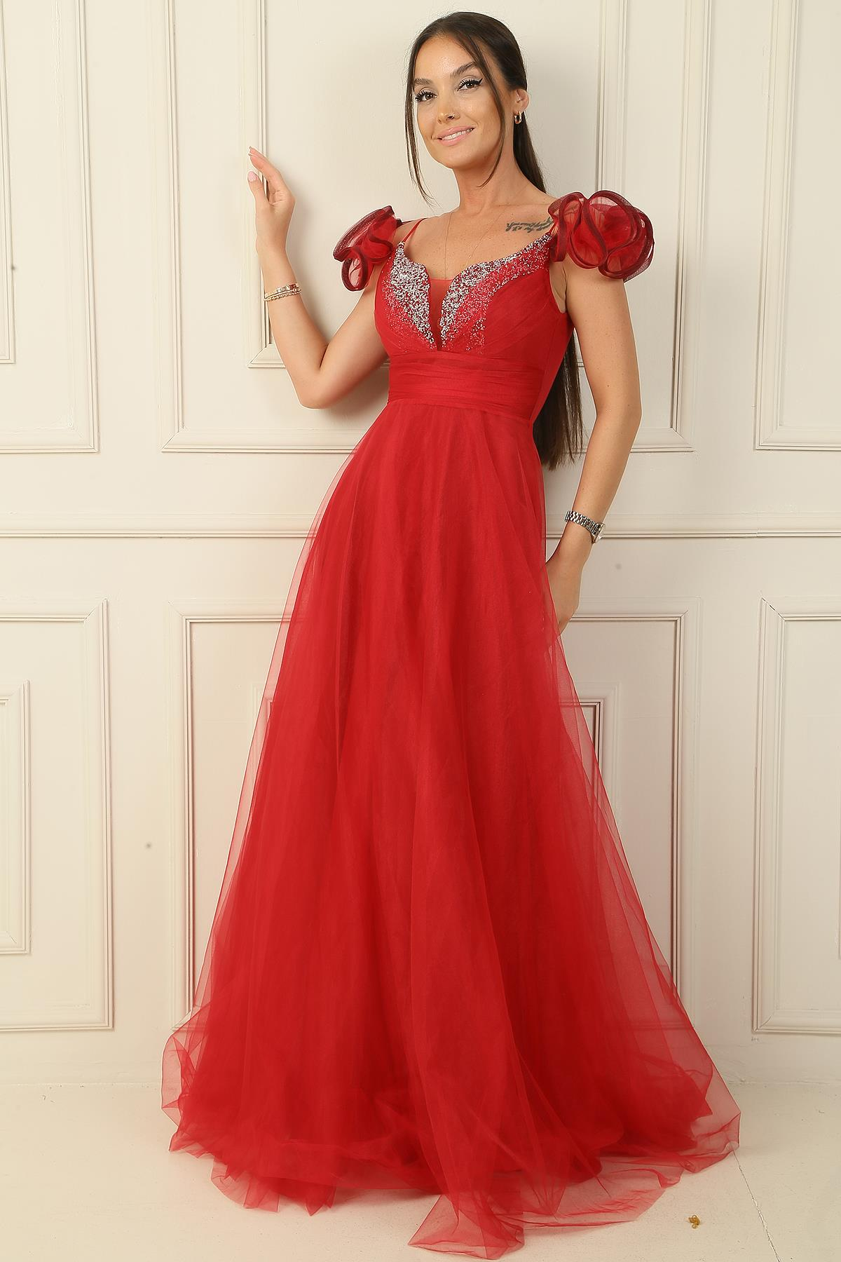 S-23K0490026Front and back V-neck, tie strap, drop Sleeve, detailed with stone Front, lined, long Tulle Dress