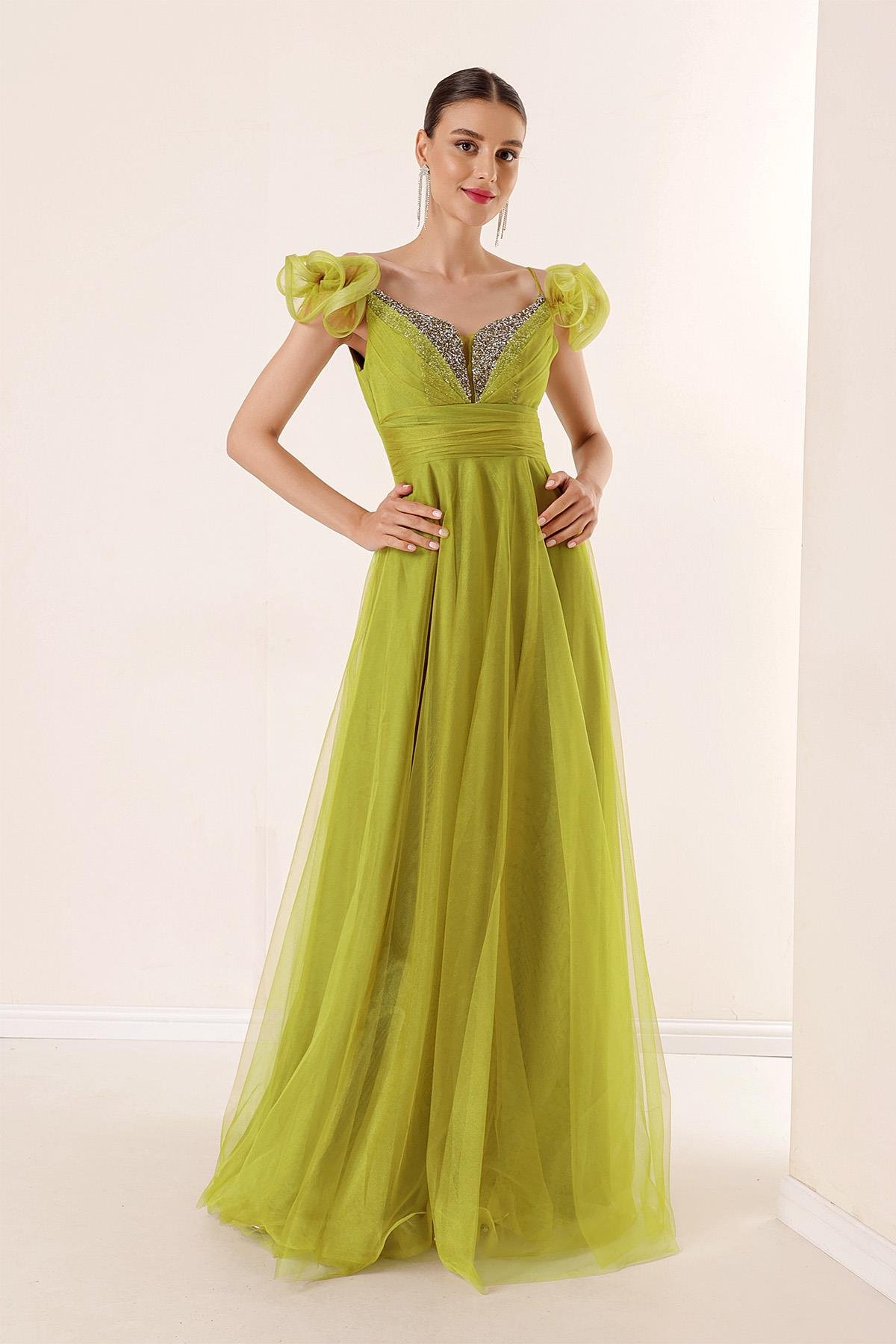 S-23K0490026Front and back V-neck, tie strap, drop Sleeve, detailed with stone Front, lined, long Tulle Dress
