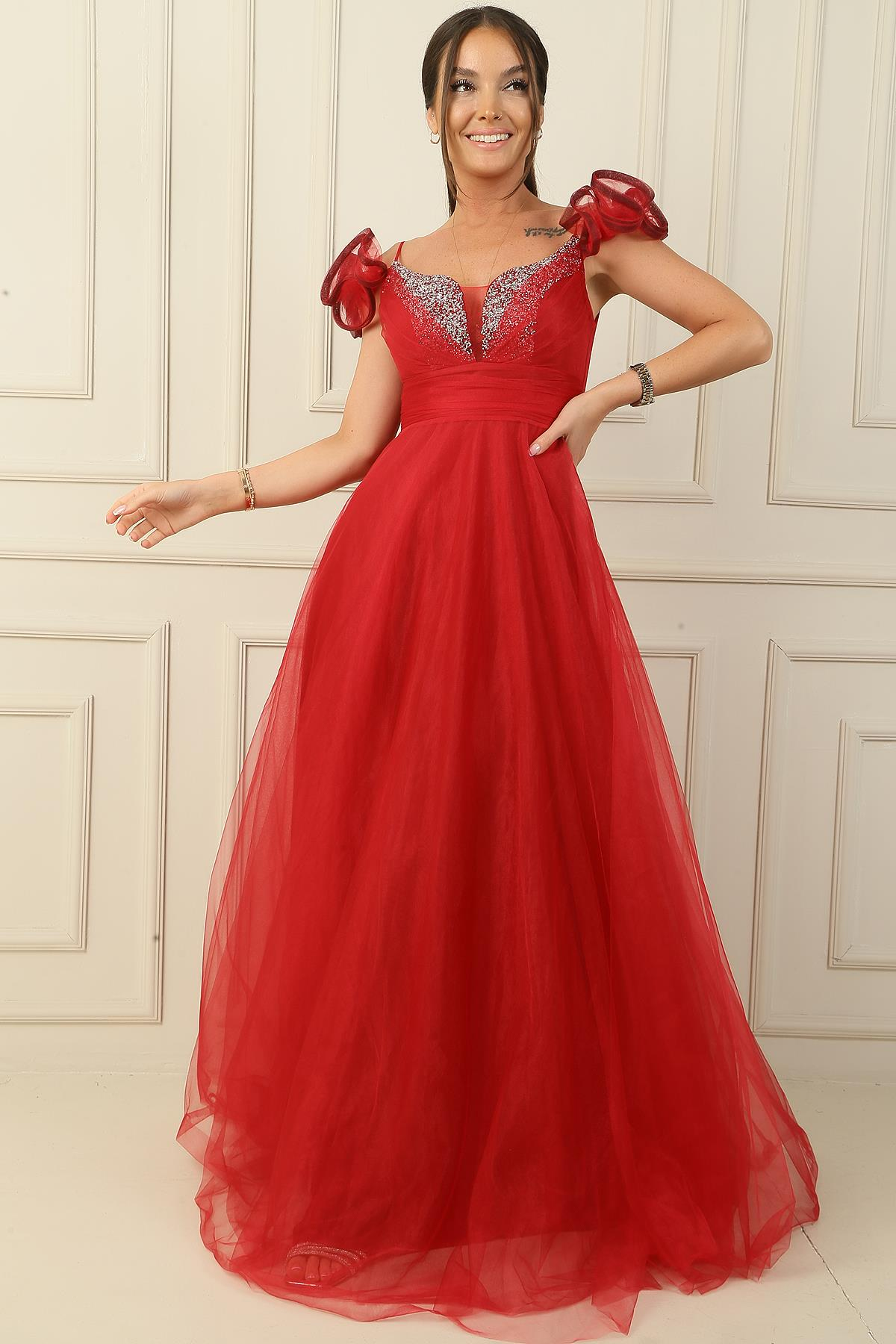 S-23K0490026Front and back V-neck, tie strap, drop Sleeve, detailed with stone Front, lined, long Tulle Dress
