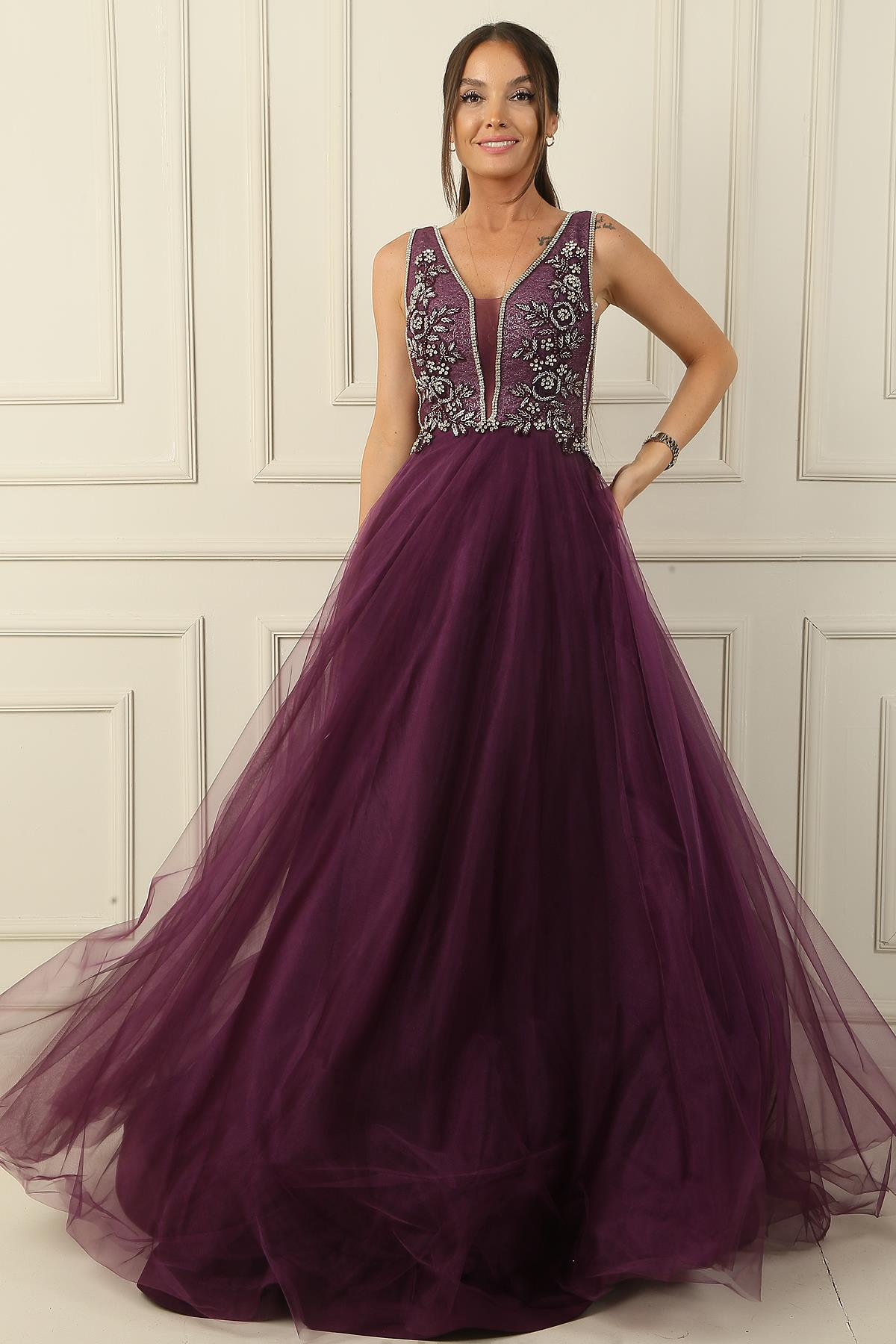 S-23K0490027Taş Ve Boncuk İşlemeli Astarlı Uzun Tül Elbise