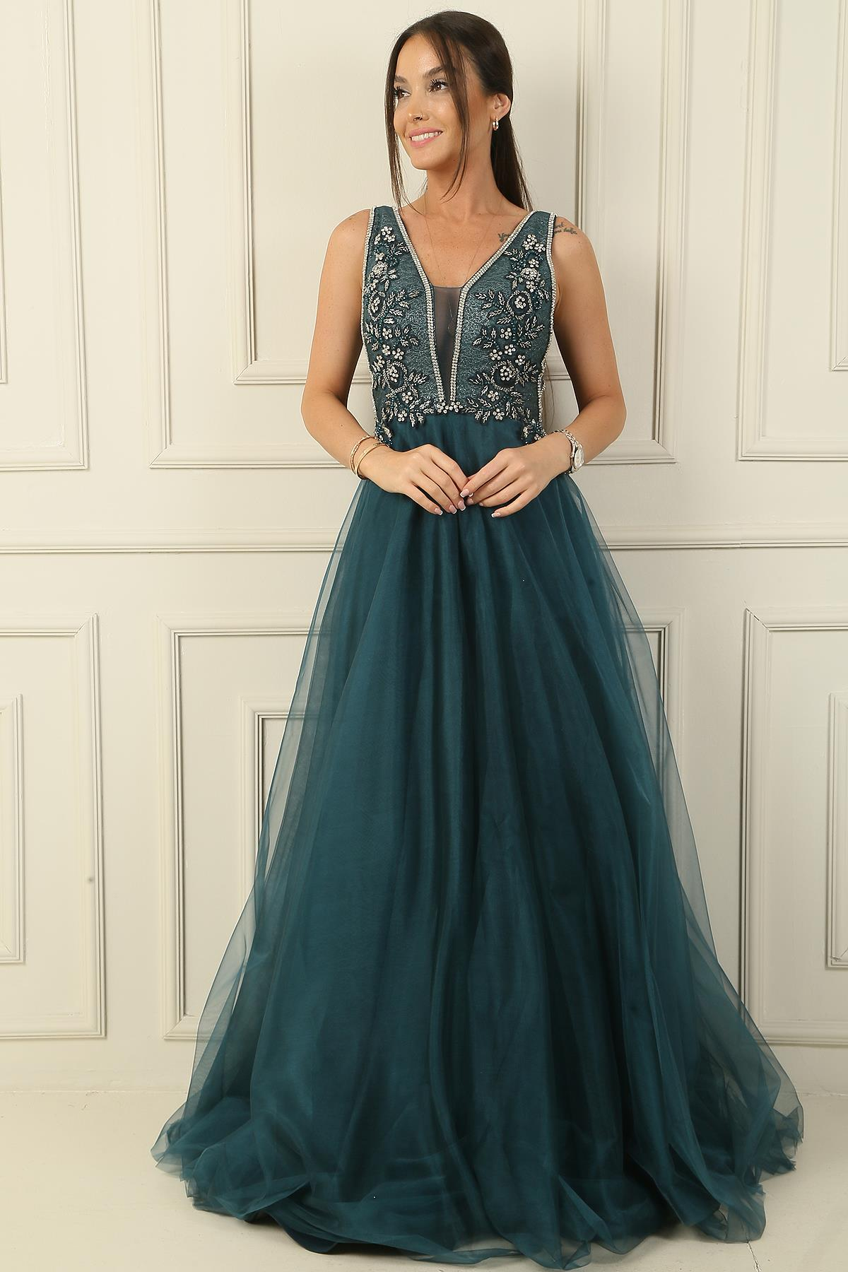 S-23K0490027Taş Ve Boncuk İşlemeli Astarlı Uzun Tül Elbise