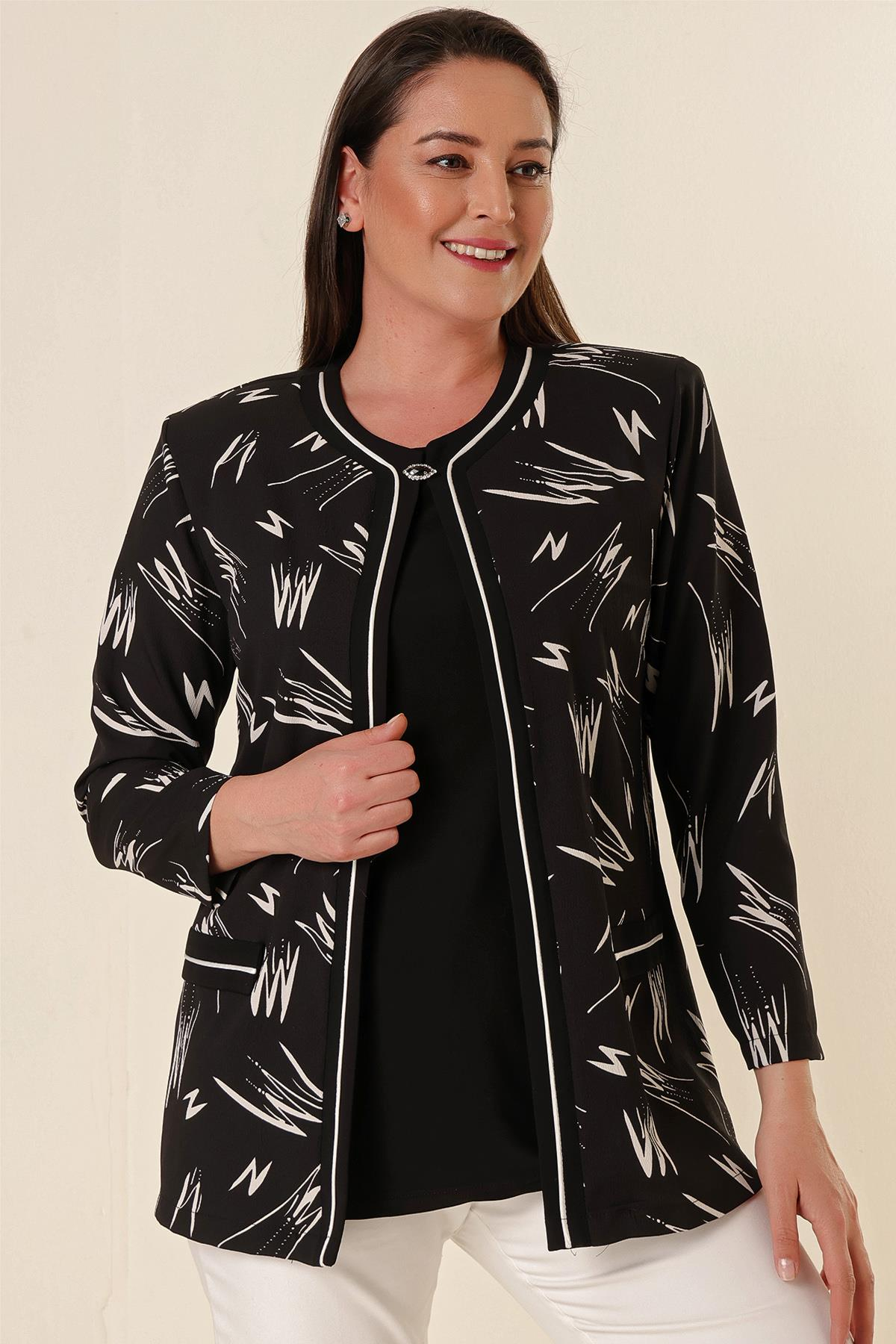 S-23K0520006İçi Likralı Atletli Sahte Cepli Desenli Büyük Beden Krep Ceket