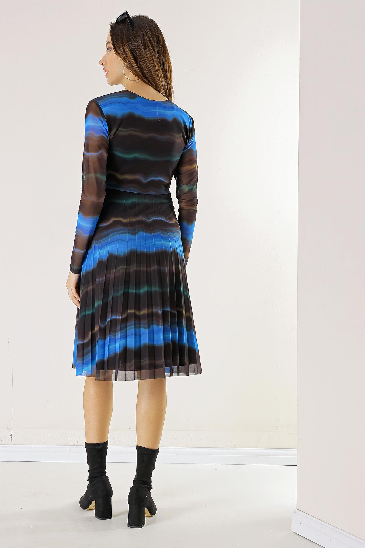 S-23K0840050Crossover Neckline Lined Tulle Pleated Dress With Knotted Front Wave Pattern