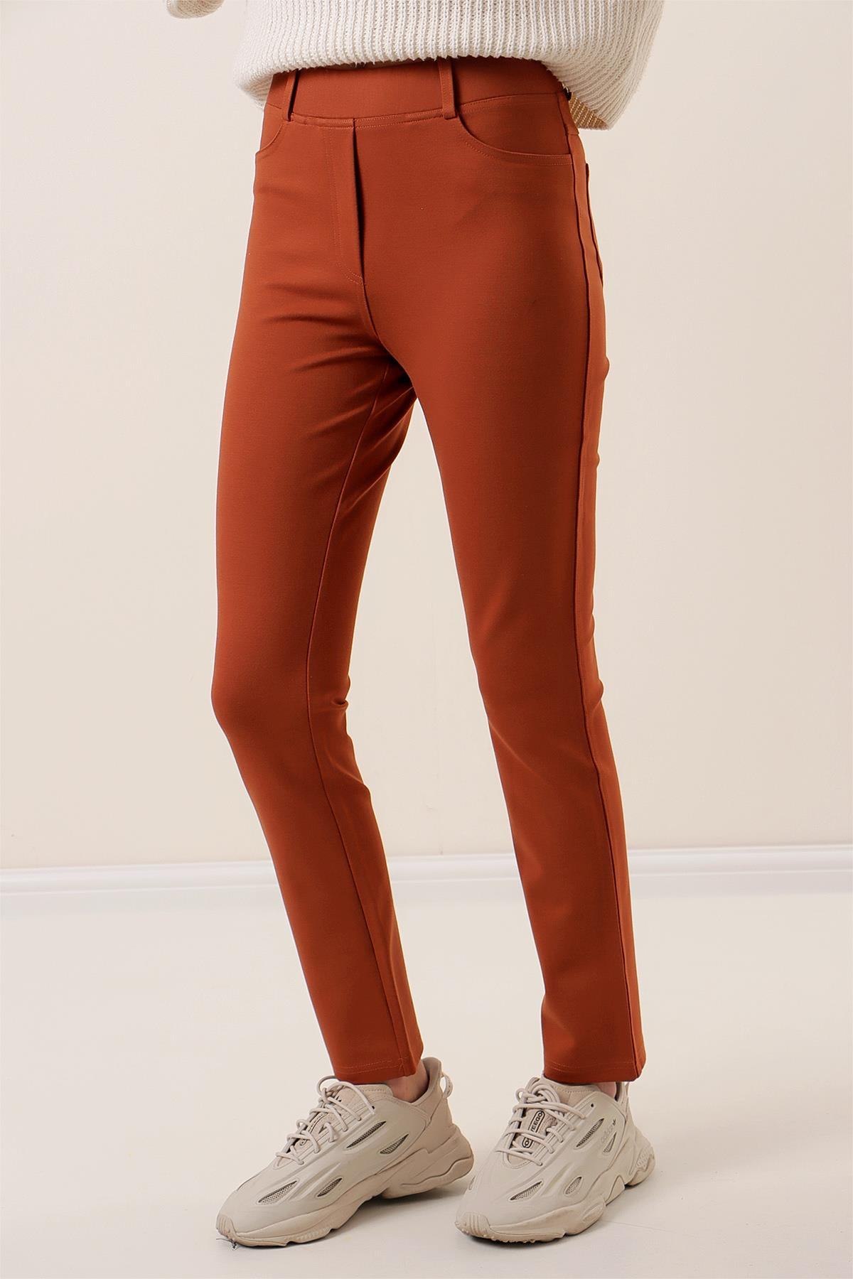 S-23K0990002En Boy Likralı Önü Sahte Cepli Pantolon