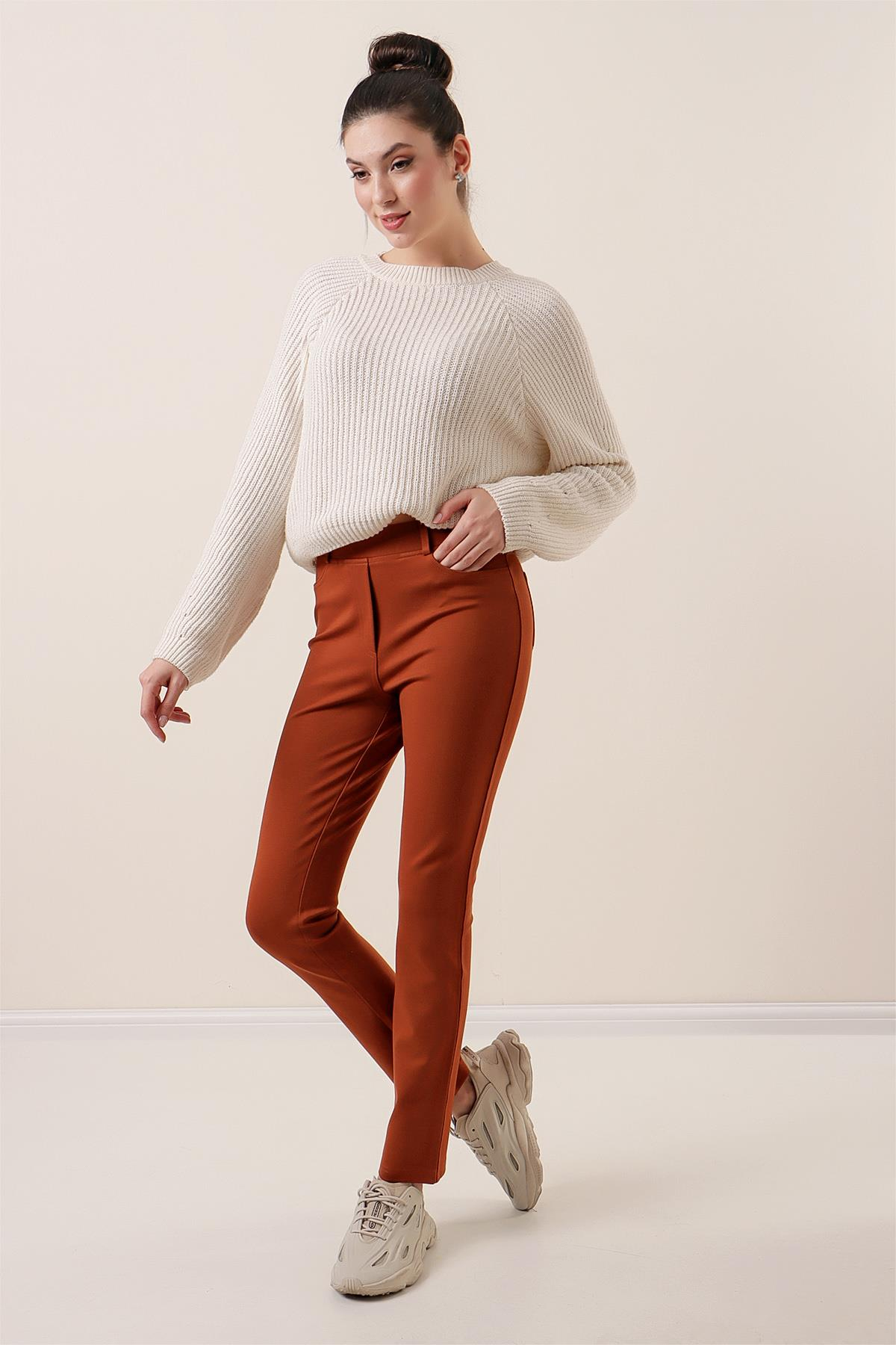 S-23K0990002En Boy Likralı Önü Sahte Cepli Pantolon