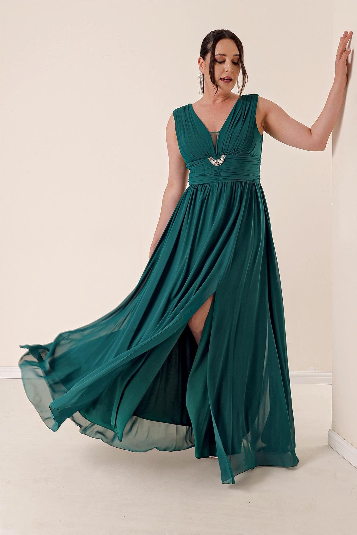 S-23K1040017Front and back V-neck detailed stone belted, draped, lined, front slit chiffon long dress plus size