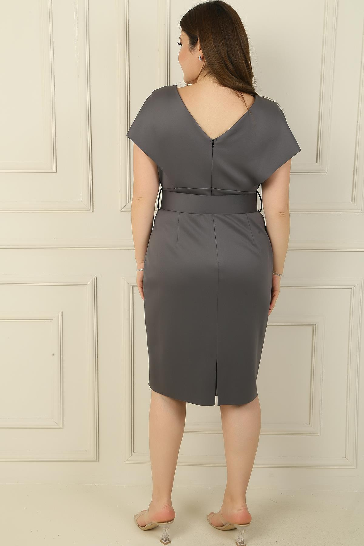 S-23K1040021Front And Rear V-Neck Waist Dress Size Large Arched Coated