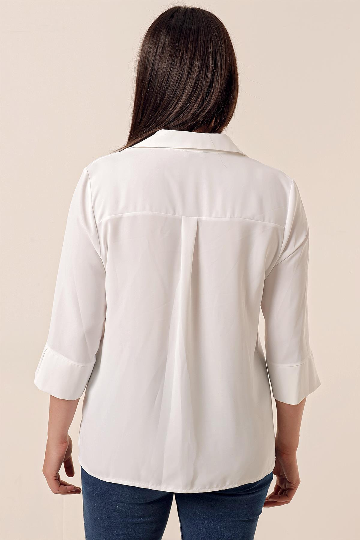 S-23K1040026Polo Neck Quarter Sleeve Plus Size Blouse Brooch