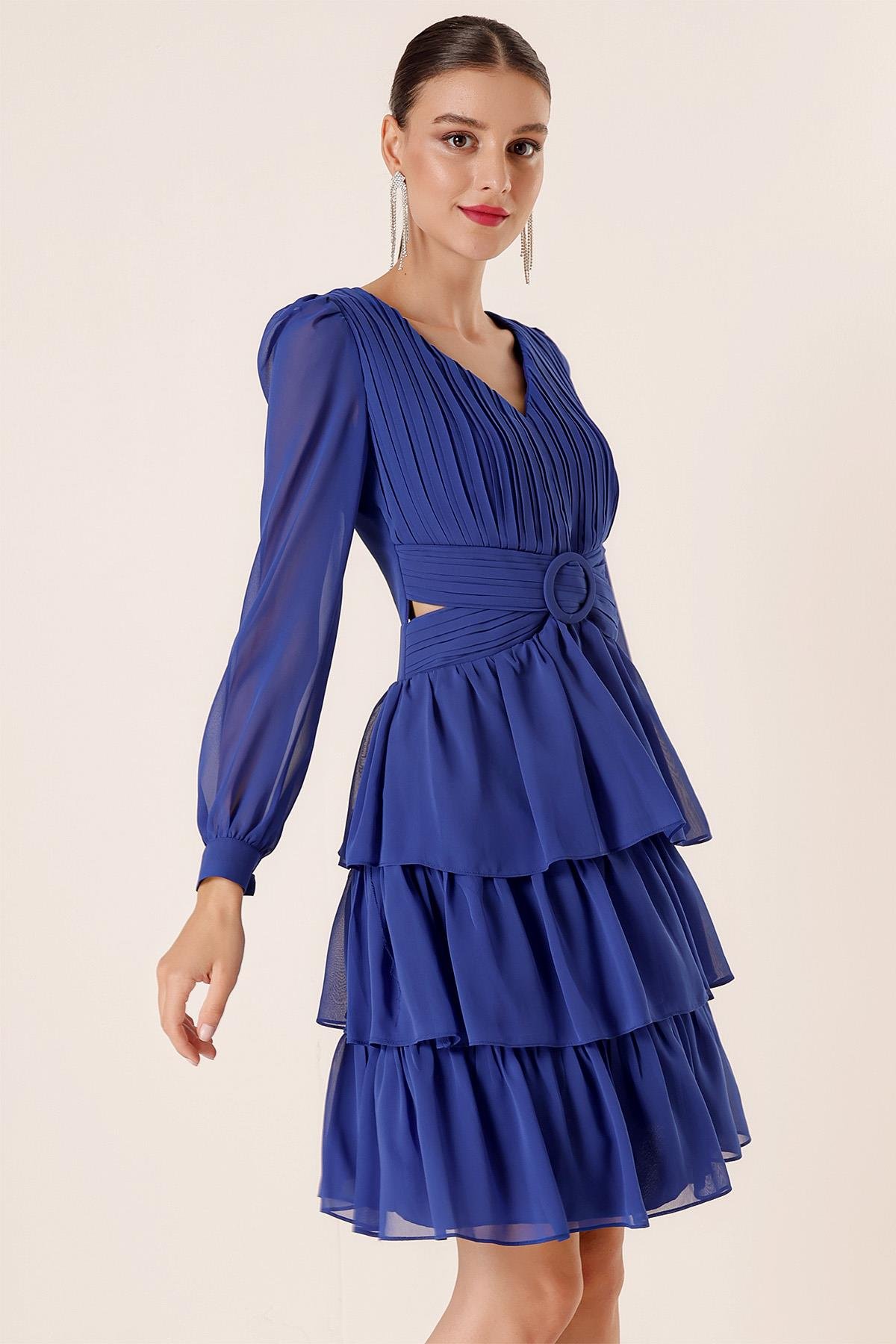 S-23K1040031Waist Layered chiffon dress with pearl Neckline and back Design