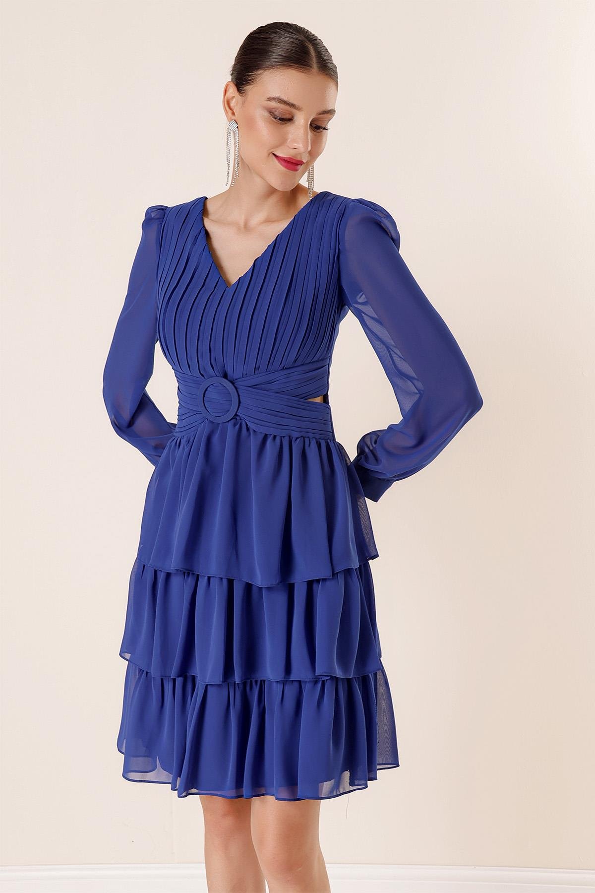 S-23K1040031Waist Layered chiffon dress with pearl Neckline and back Design