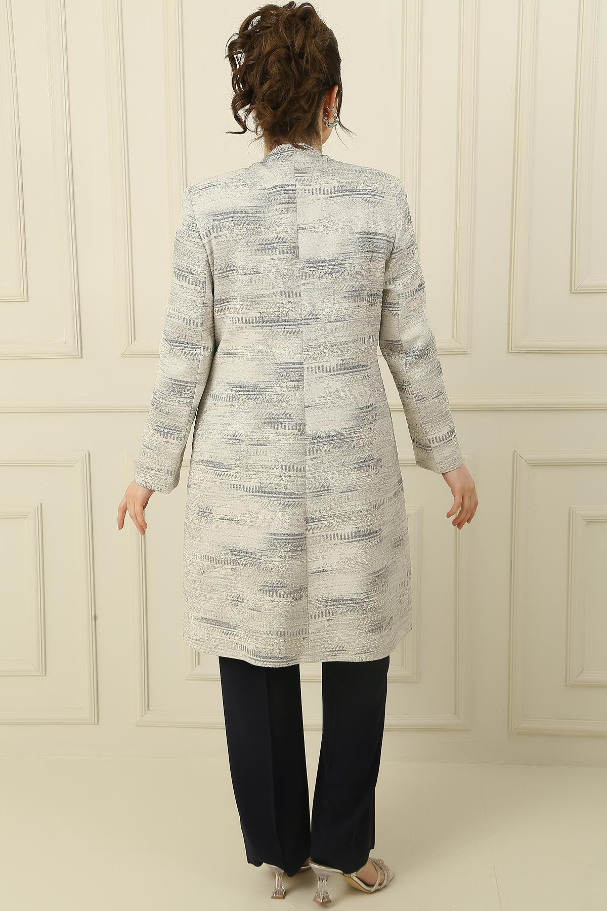 S-23K1190028Jacquard collar sleeveless jacket blouse for stone coated the detailed pants and an oversized 3-Team