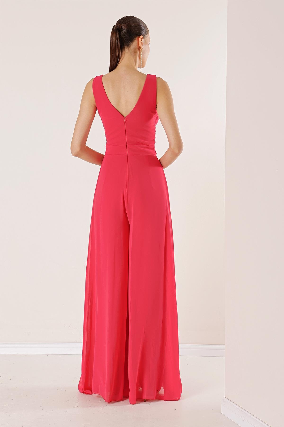 S-23K1210012Waist-front and back décolleté V-neck Chiffon lined jumpsuit
