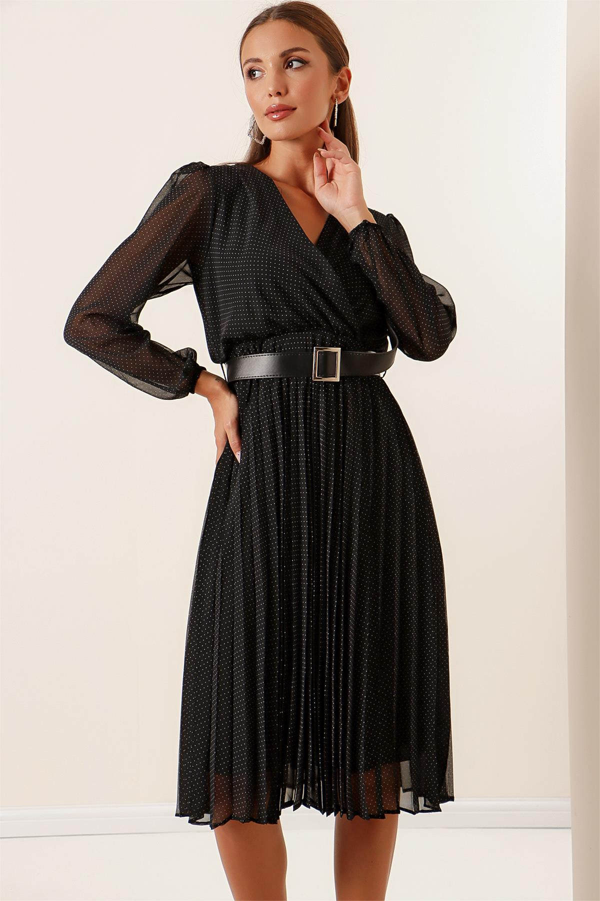 S-23K1520001Crossover Neck Belted Pleated Chiffon Lined Dress Spotted