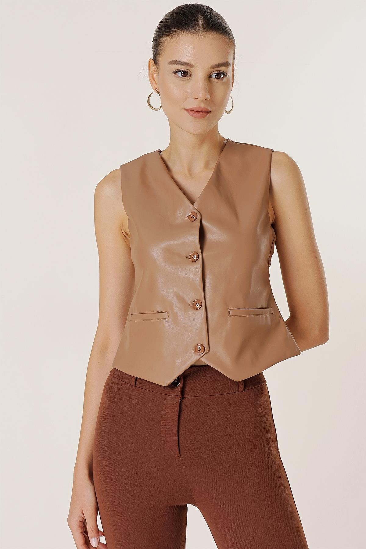 S-23K1520082Önü Düğmeli Cepli Astarlı Deri Yelek