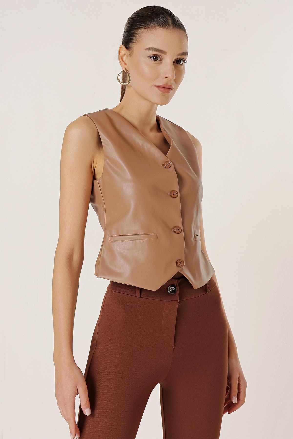 S-23K1520082Önü Düğmeli Cepli Astarlı Deri Yelek