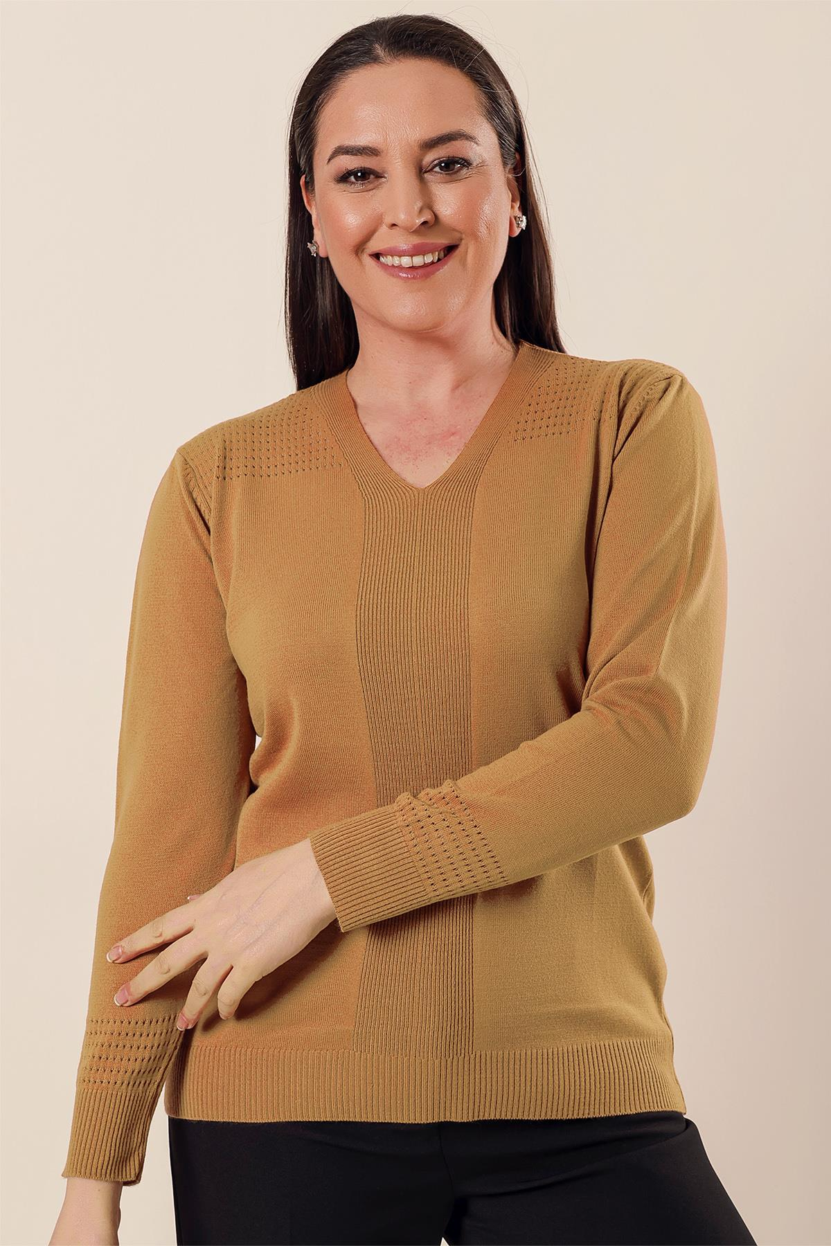 S-23K1800005V Yaka Delik İş Detaylı Büyük Beden Akrilik Kazak