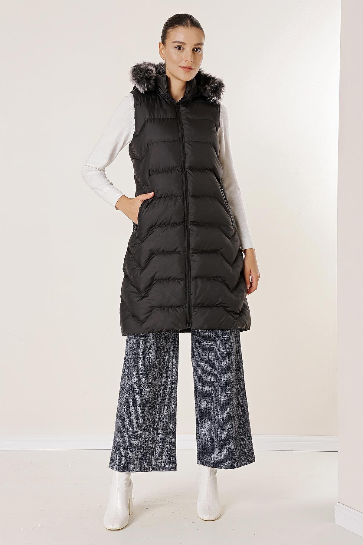 S-23K2060071Kürklü Seyyar Kapüşonlu Yandan Cepli Astarlı Fermuarlı Şişme Yelek