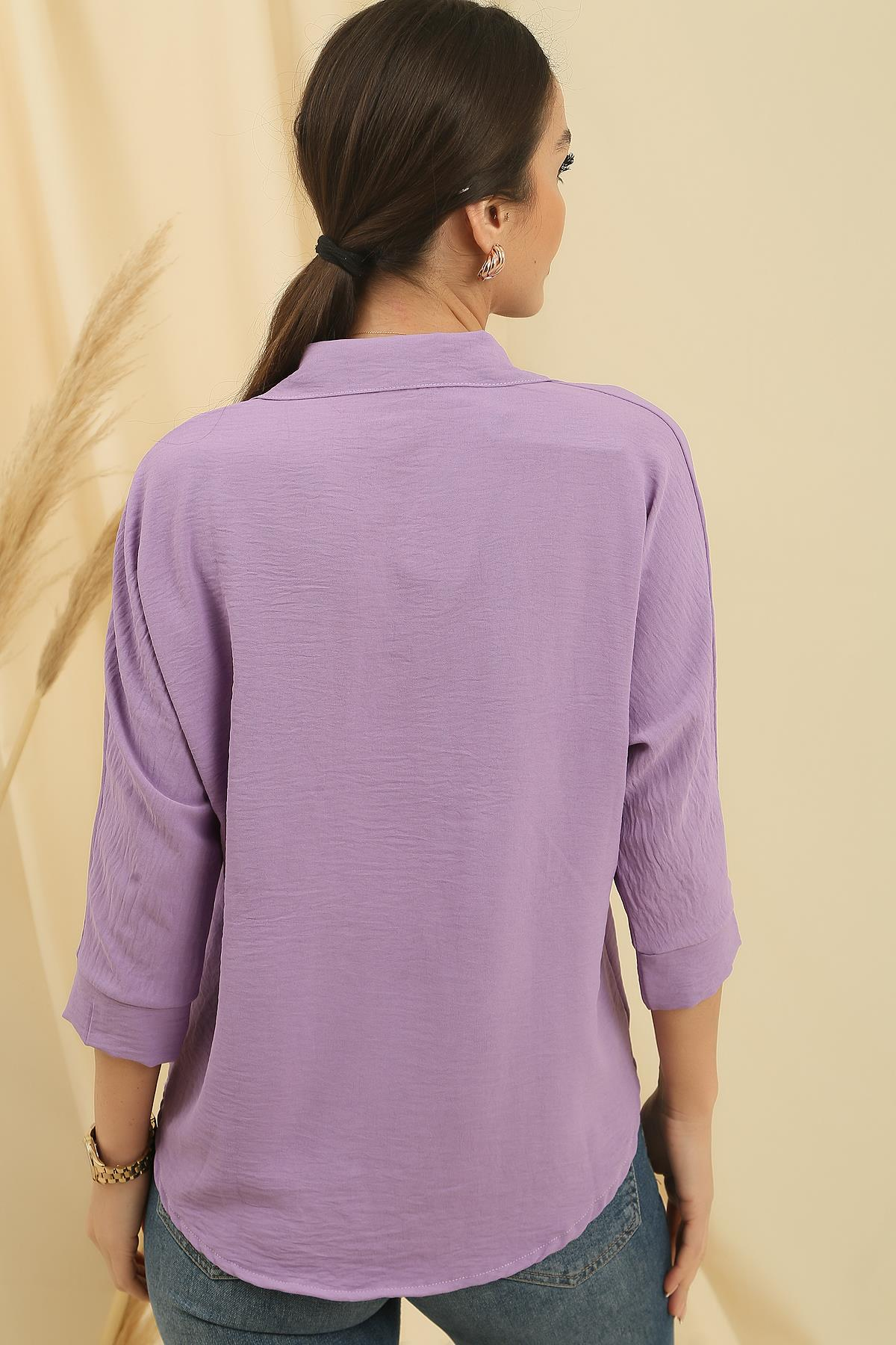 S-23K2220015Polo Collar Batwing Sleeve Blouse Ayrabi