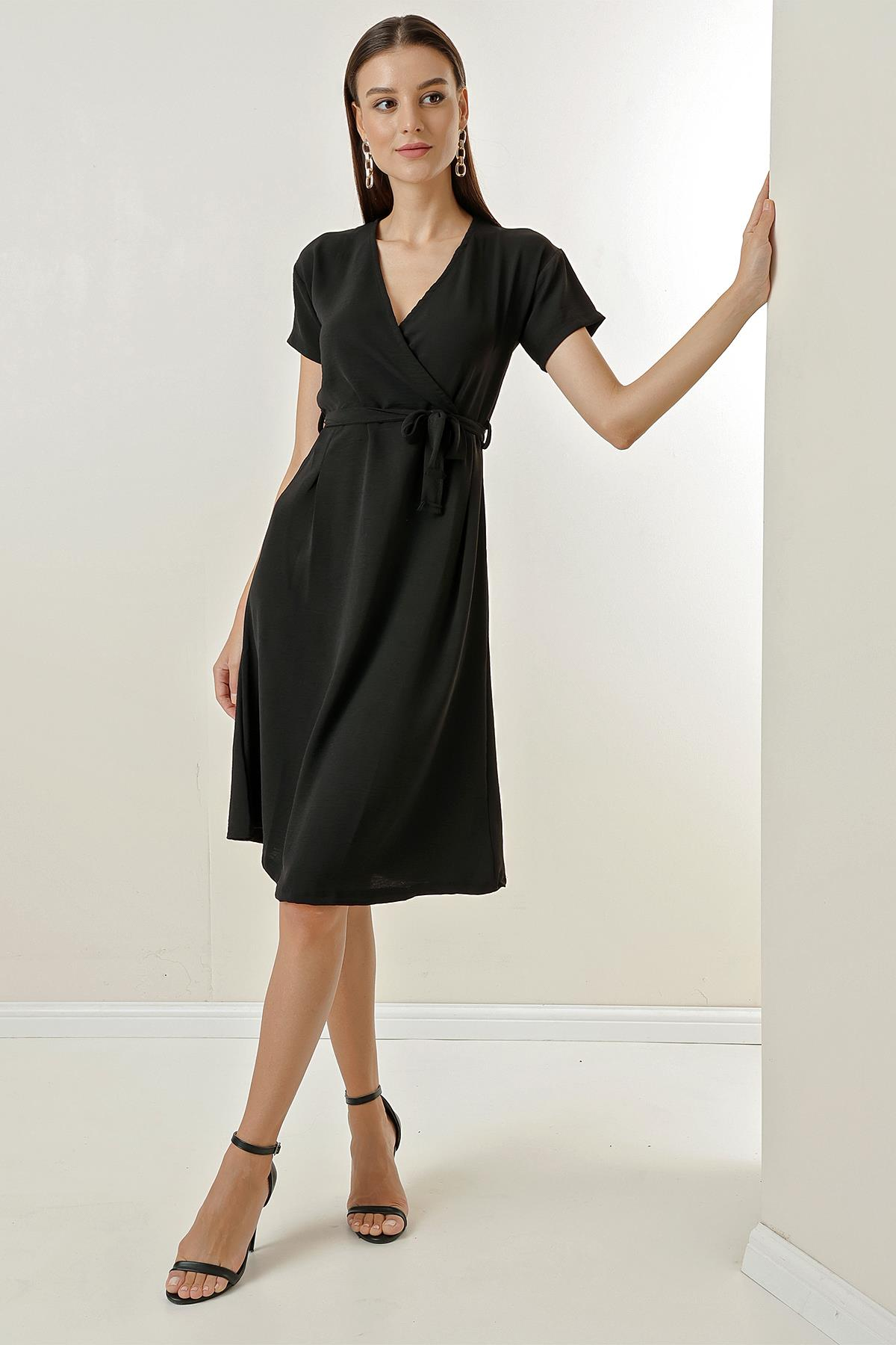 S-23K2220033Crossover Neck Pleated Waist Belted Dress Aerobin