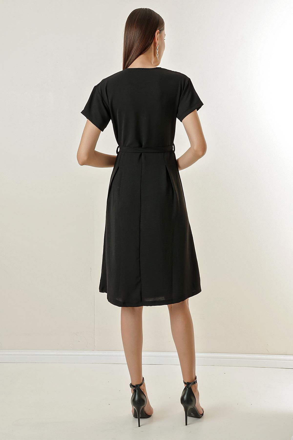 S-23K2220033Crossover Neck Pleated Waist Belted Dress Aerobin