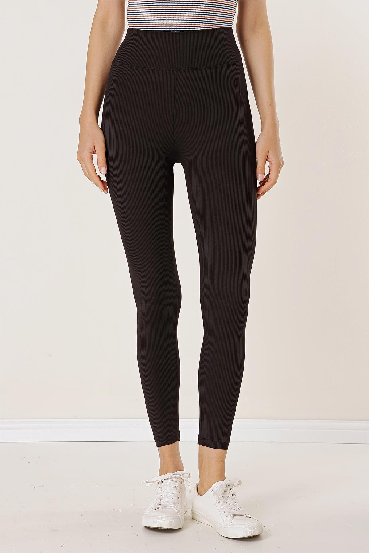 S-23K2220035Thick Ribbed Belted Leggings