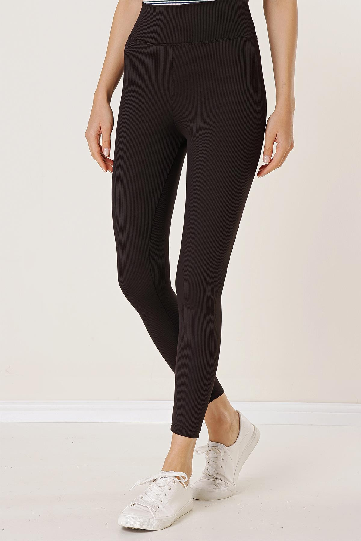 S-23K2220035Thick Ribbed Belted Leggings