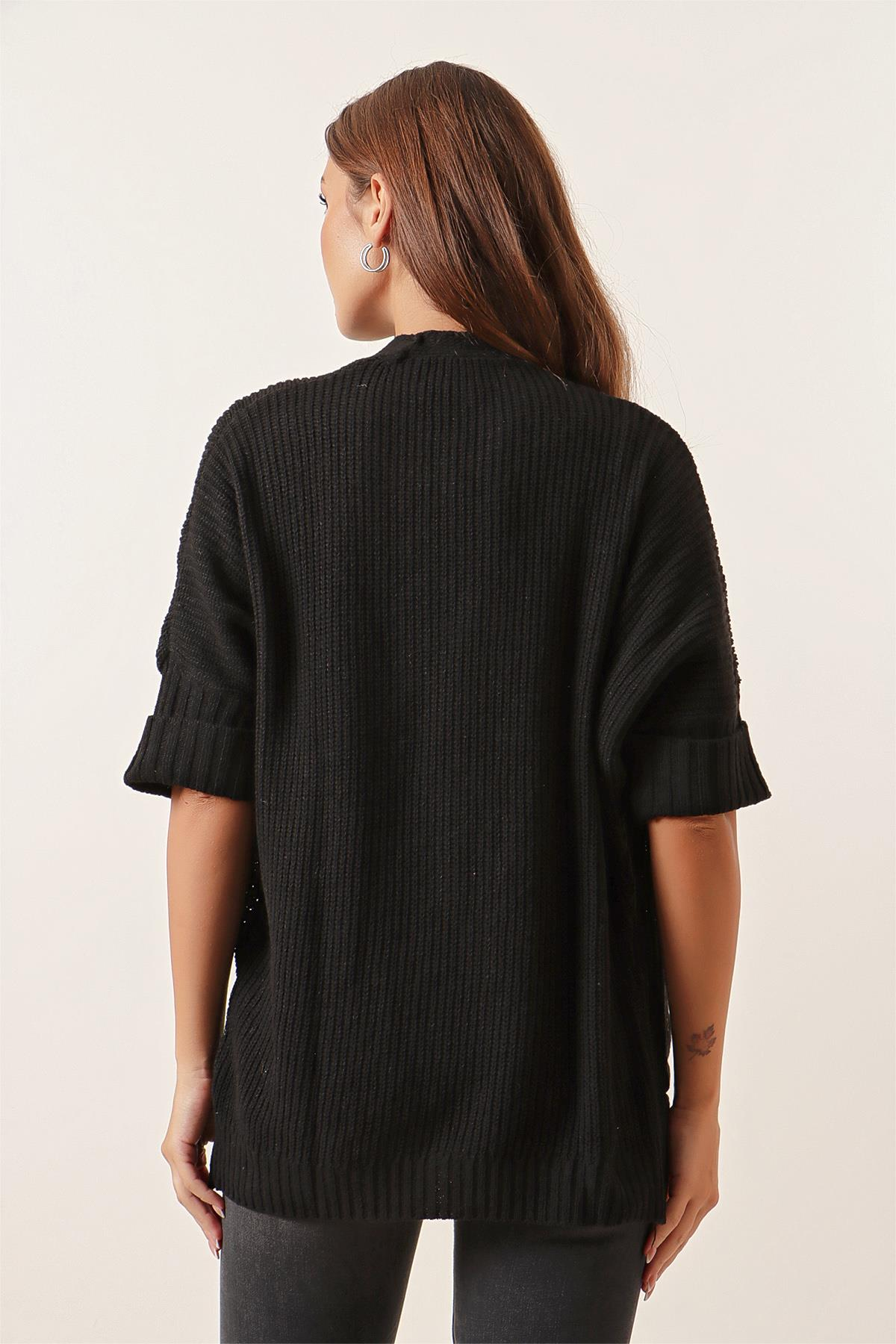 S-23K2800005Pocketed Knit Poncho Batwing Half Sleeve Cardigan