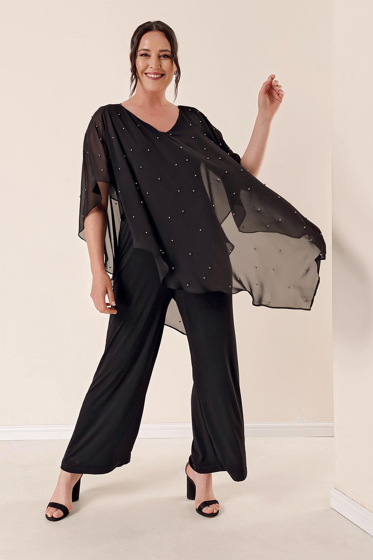 S-23K3050005Ön Arka V Yaka Üstü İnci Detaylı Şifon Likralı Büyük Beden Tulum