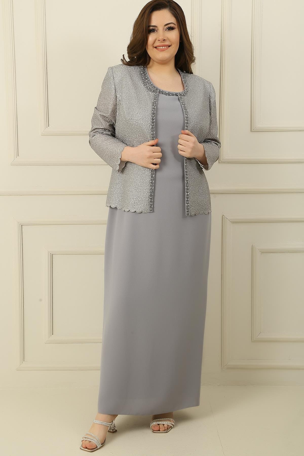 S-23K3070019Yaka Taşlı Astarlı Uzun Krep Elbise Pullu Ceket Büyük Beden 2'li Takım