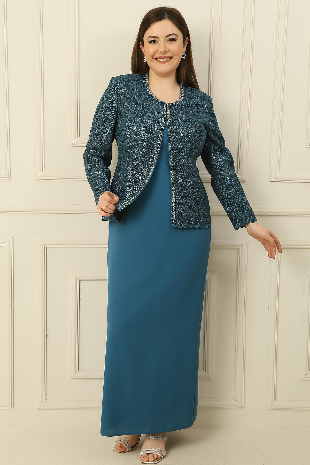 S-23K3070019Yaka Taşlı Astarlı Uzun Krep Elbise Pullu Ceket Büyük Beden 2'li Takım