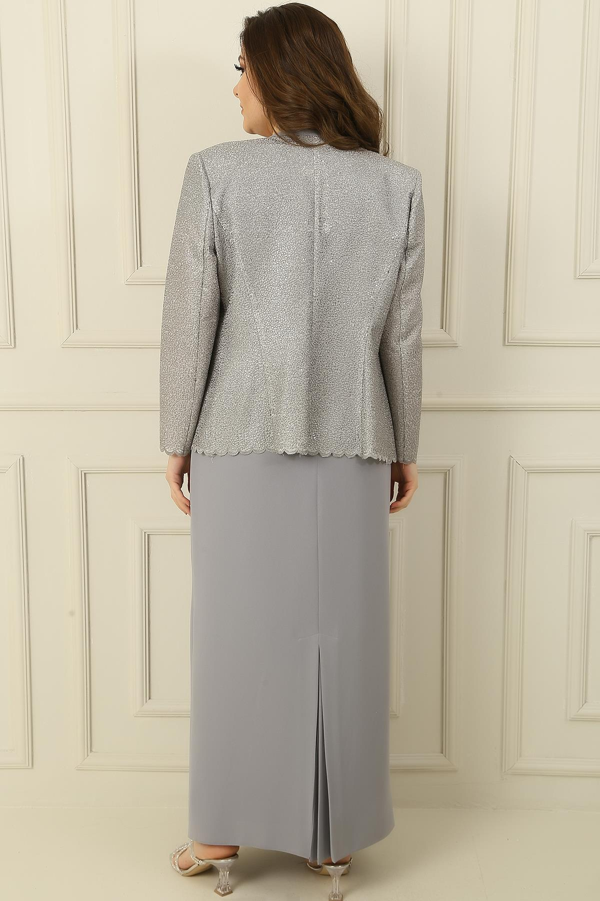 S-23K3070019Yaka Taşlı Astarlı Uzun Krep Elbise Pullu Ceket Büyük Beden 2'li Takım