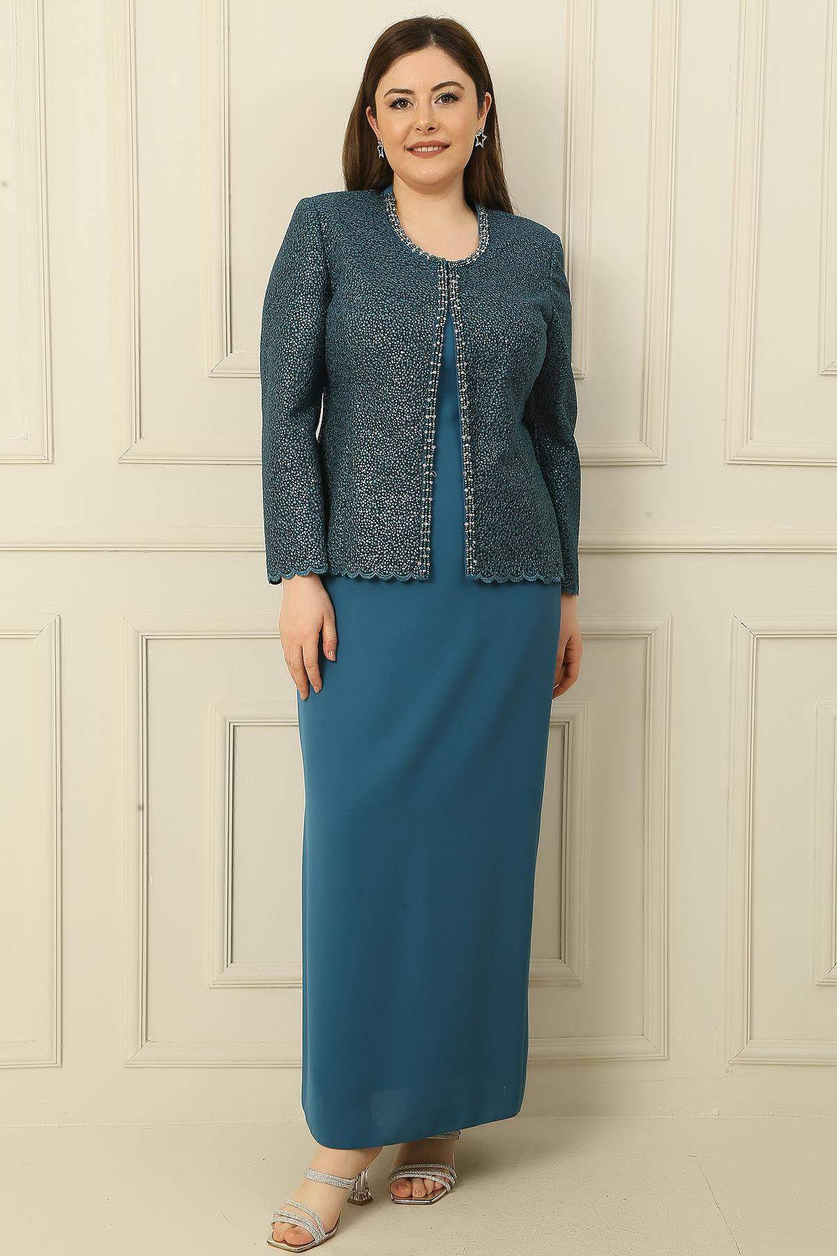 S-23K3070019Yaka Taşlı Astarlı Uzun Krep Elbise Pullu Ceket Büyük Beden 2'li Takım