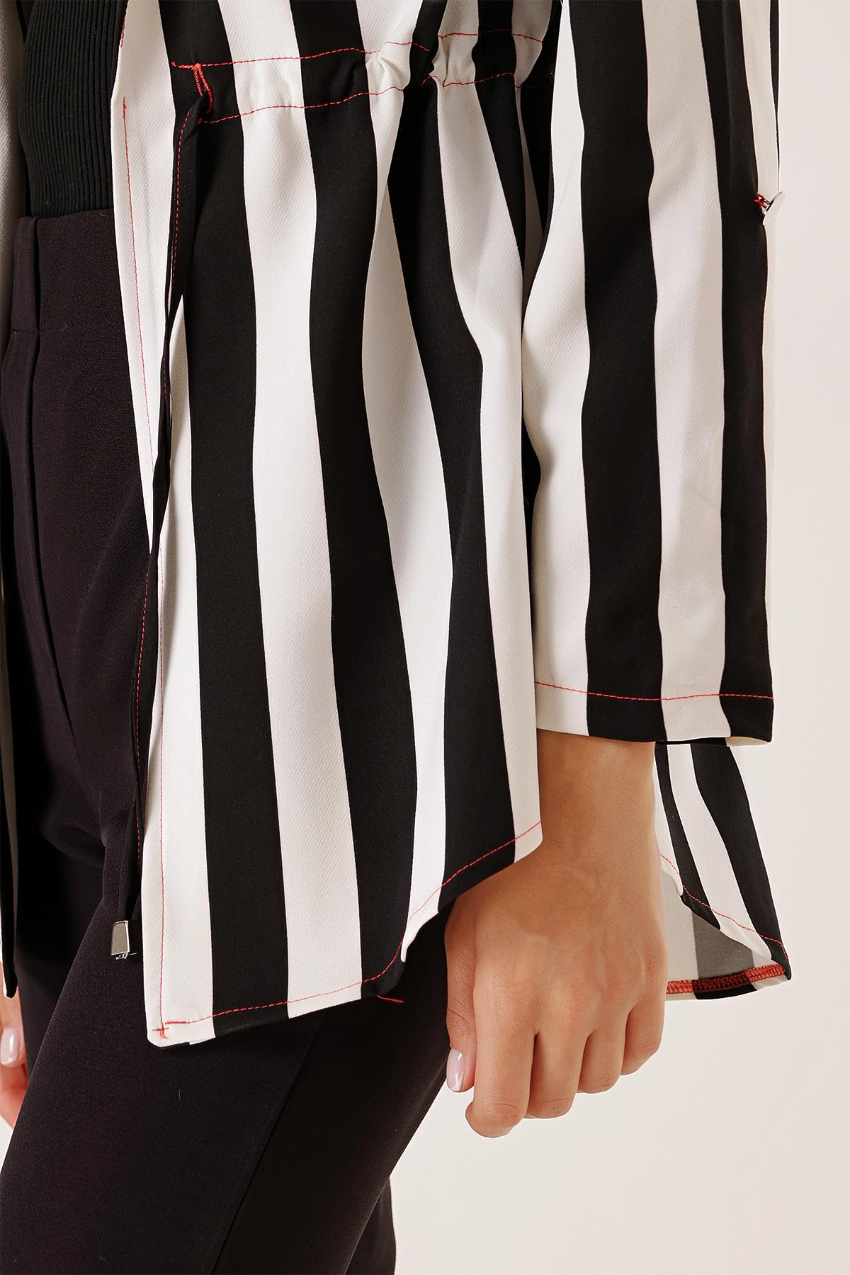 S-23K3310021Waist-tied Sleeve-Folded, thick red vertical striped jacket with Rope Detail