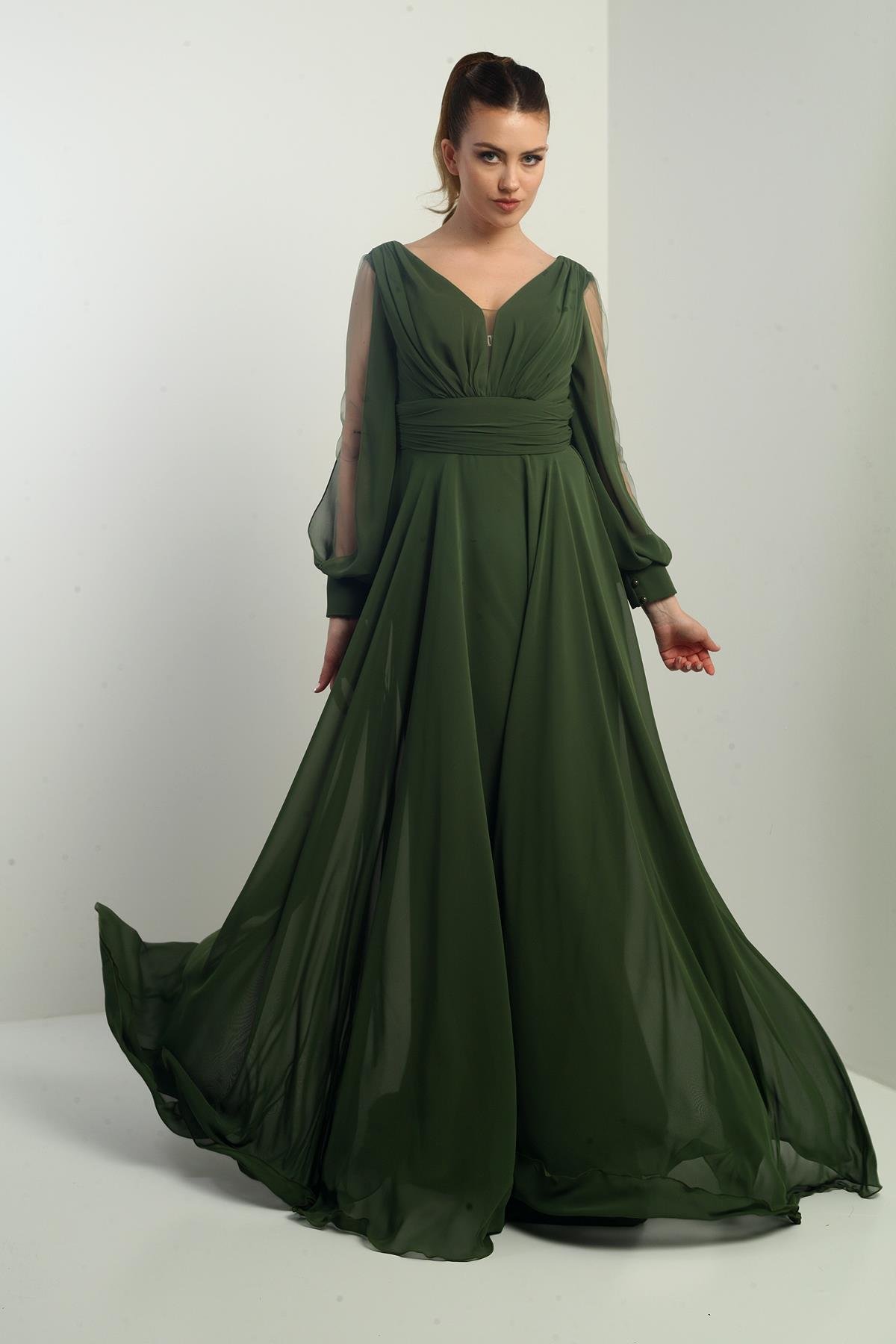 S-23K3800015Ön Arka V Yaka Önü Drapeli Kolları Tül Astarlı Geniş Beden Aralıklı Uzun Şifon Elbise