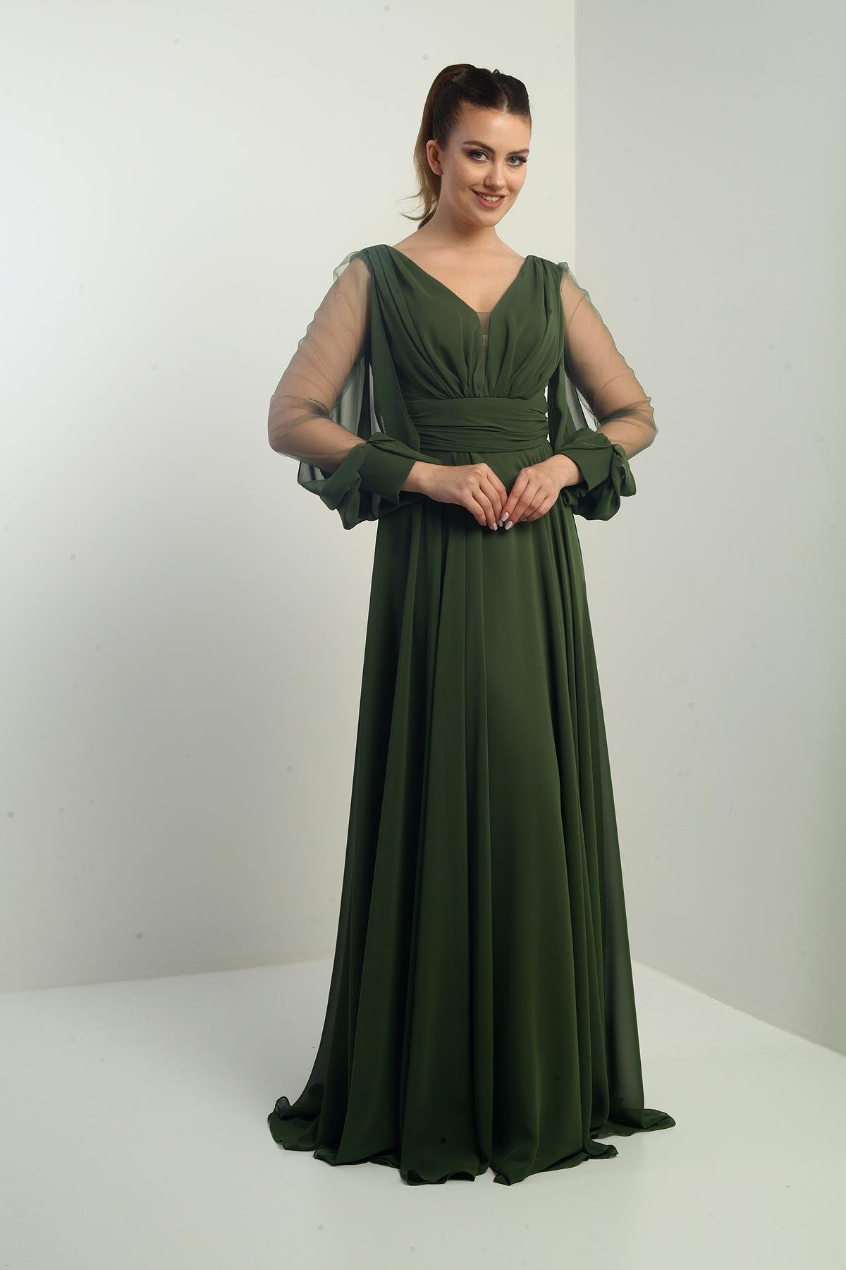 S-23K3800015Ön Arka V Yaka Önü Drapeli Kolları Tül Astarlı Geniş Beden Aralıklı Uzun Şifon Elbise