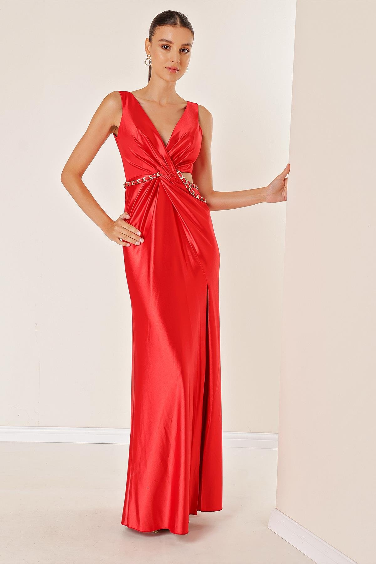 S-23K4120005Buy Dress Black Crossover Neck Décolleté Detailed Long-Chain Waist Lined