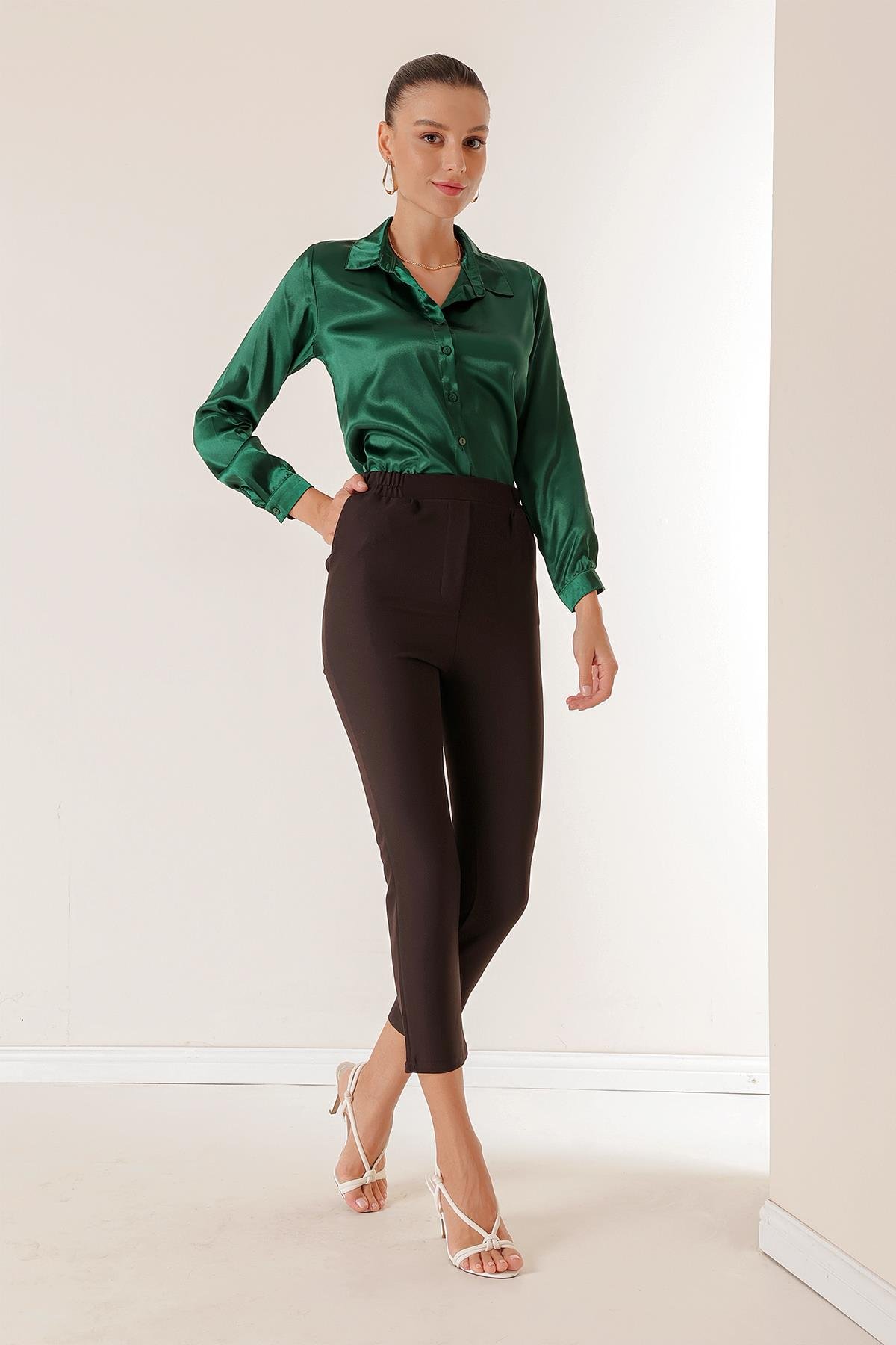 S-23K4140008Double Pocketed Elastic Waist Pants