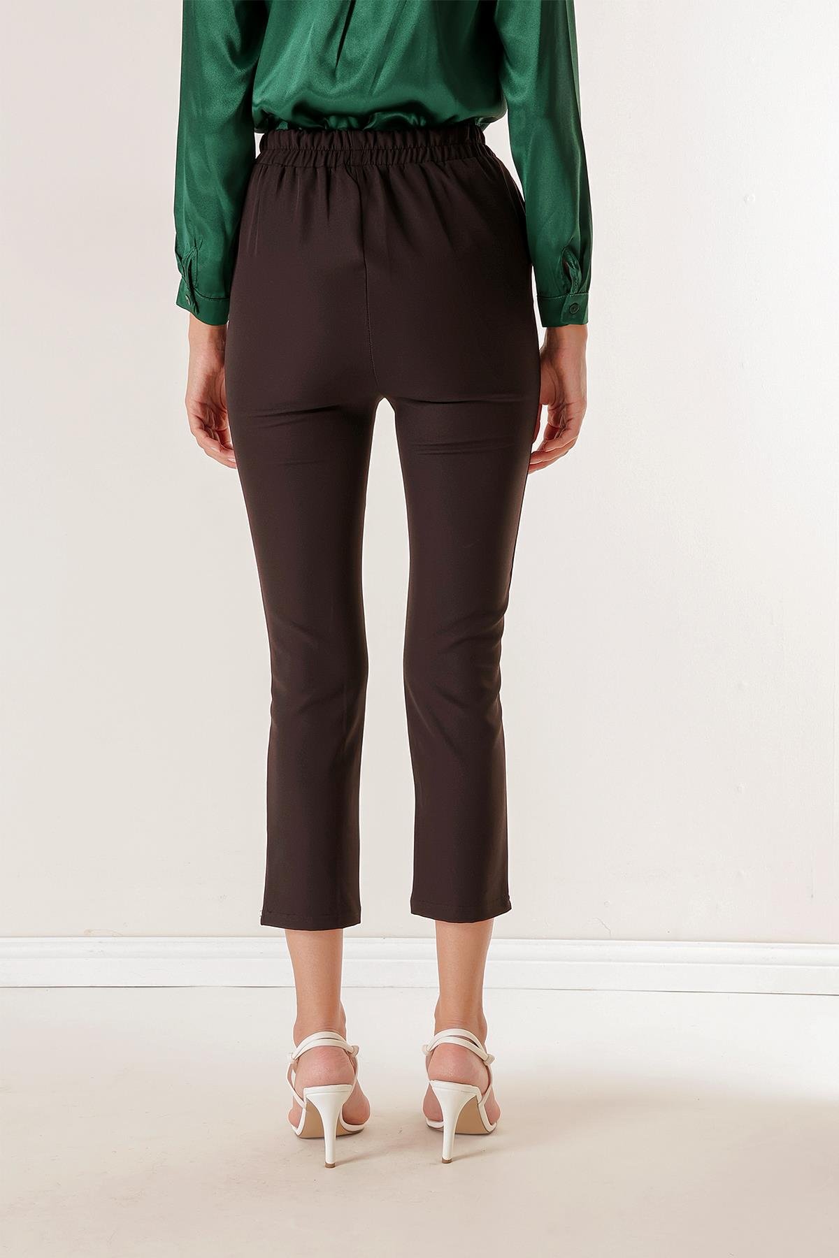 S-23K4140008Double Pocketed Elastic Waist Pants