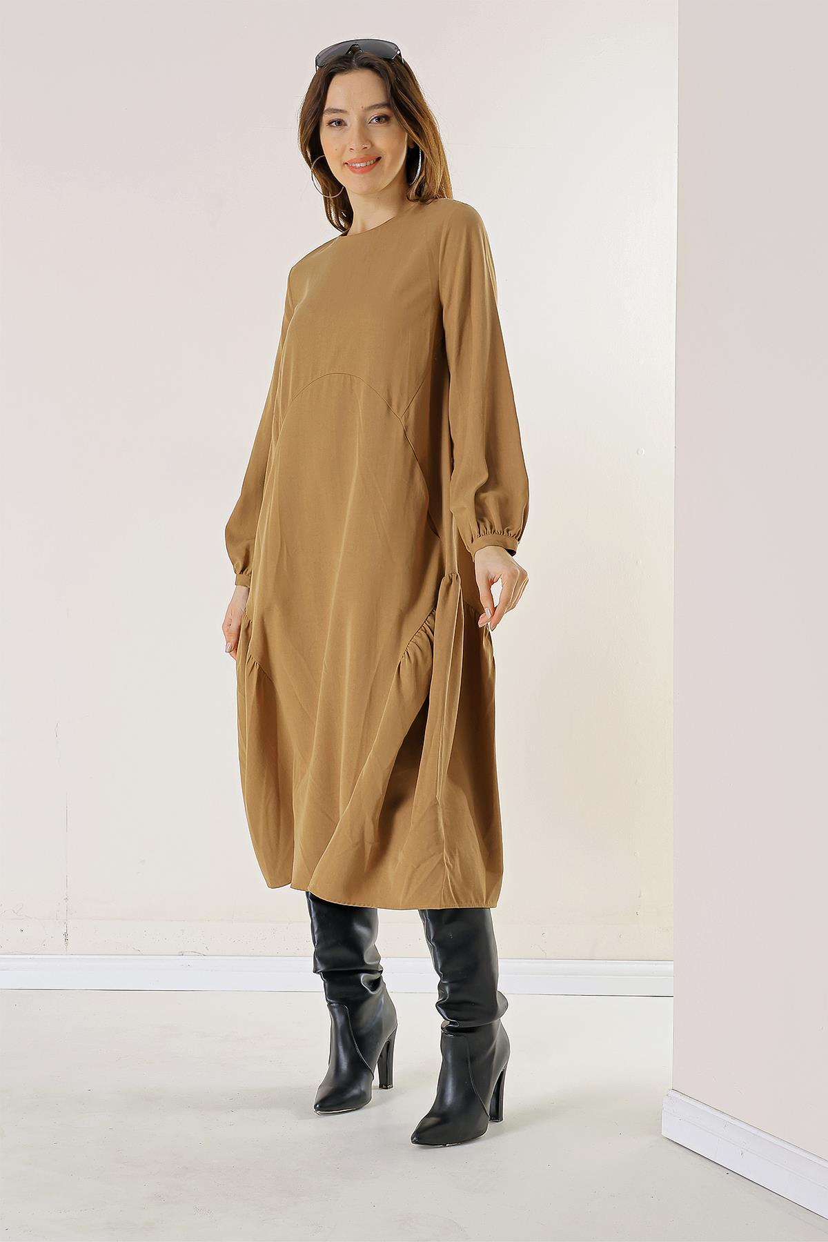 S-23K4220002Kolu Düğmeli Cepli Fırfırlı Liyocel Elbise