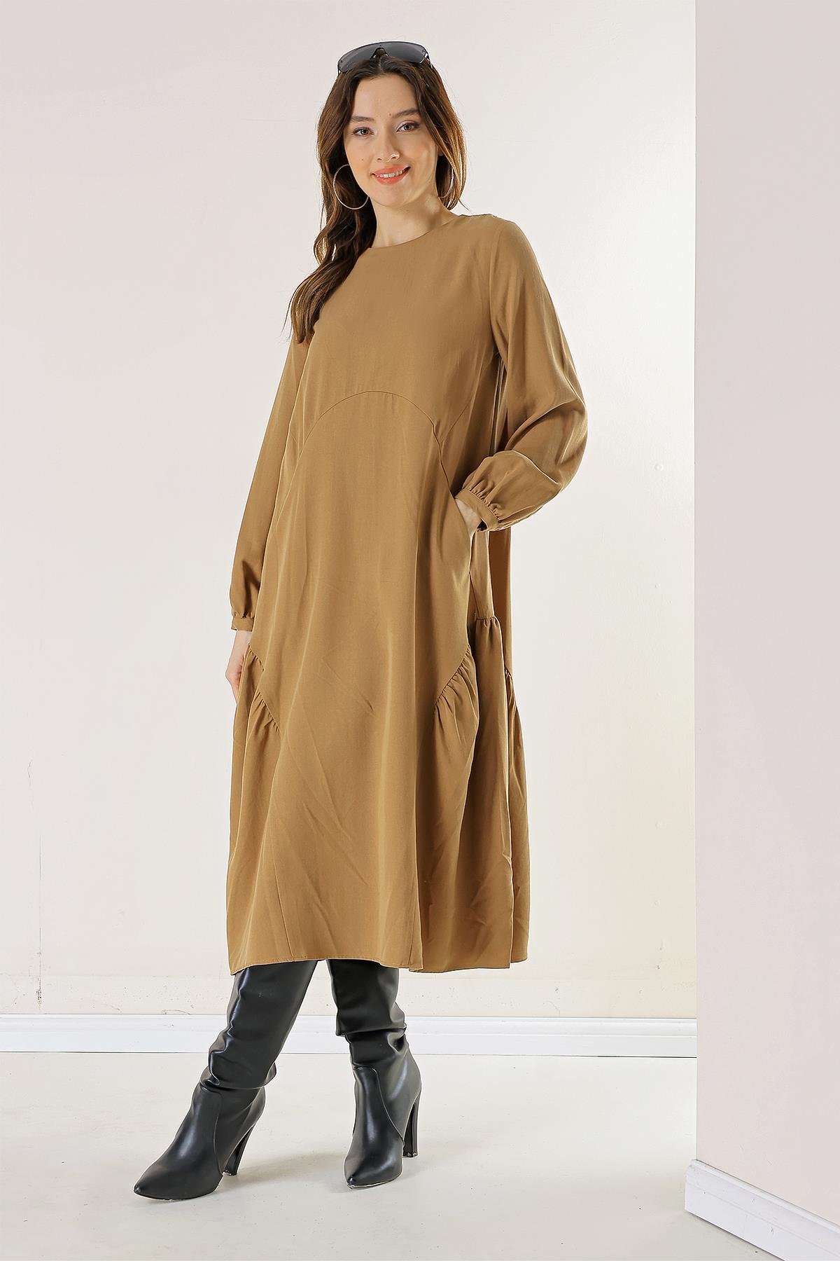 S-23K4220002Kolu Düğmeli Cepli Fırfırlı Liyocel Elbise