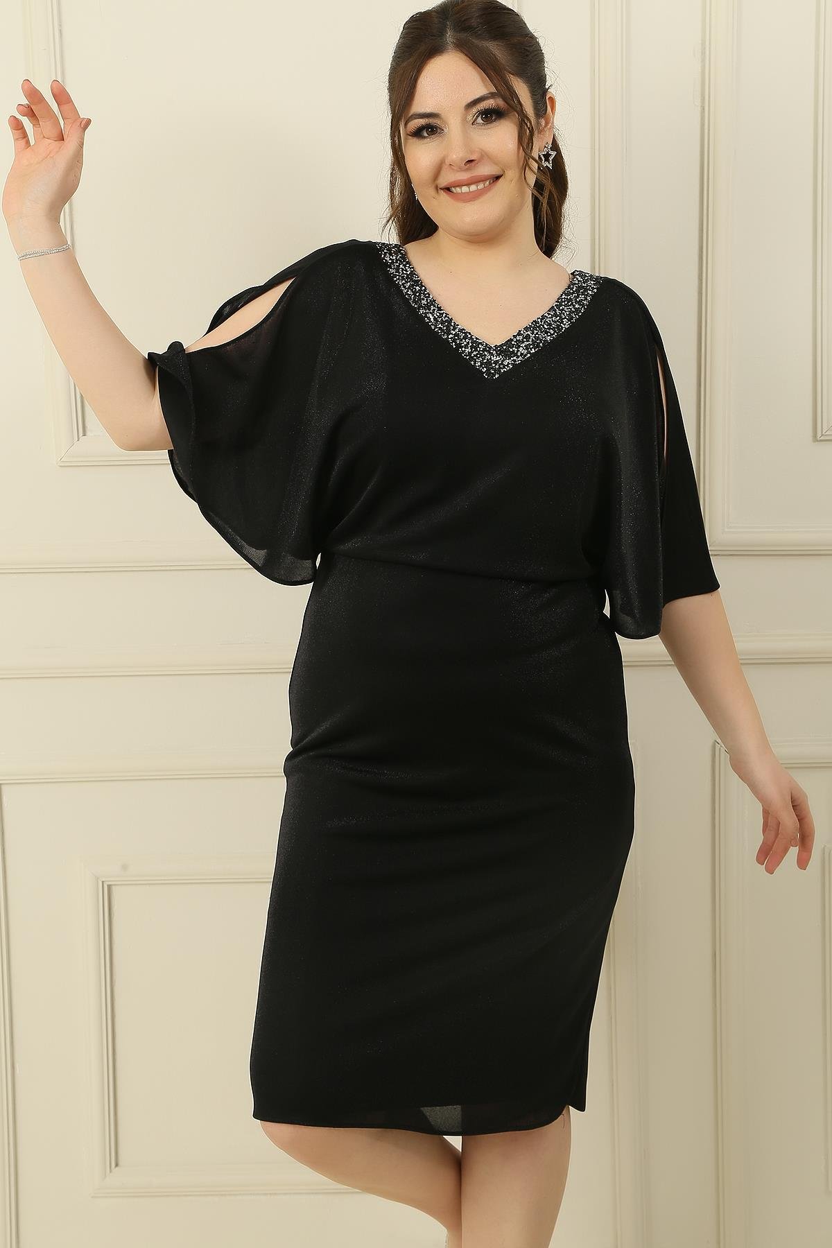 S-23K4250001Ön ArkaTaşlı V Yaka Astarlı Dekolteli Yarasa Kol Simli Büyük Beden Elbise