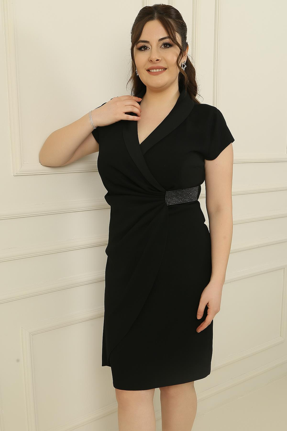 S-24K0230010Tırnak Kol Beli Taşlı Astarlı Büyük Beden Krep Elbise