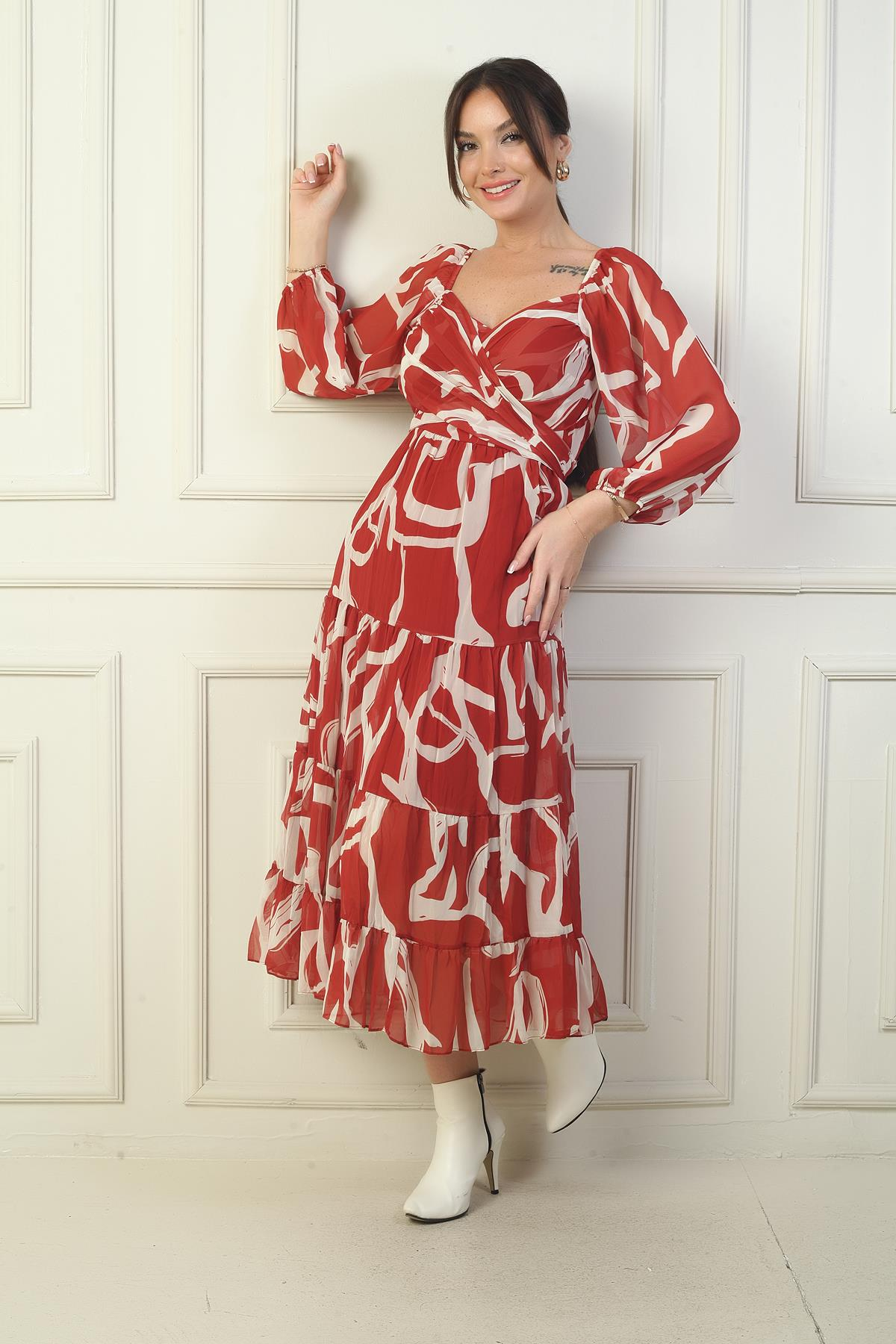 S-24K0840006Madonna Yaka Astarlı Çapraz Bağlamalı Soyut Desen Kruvaze Şifon Elbise