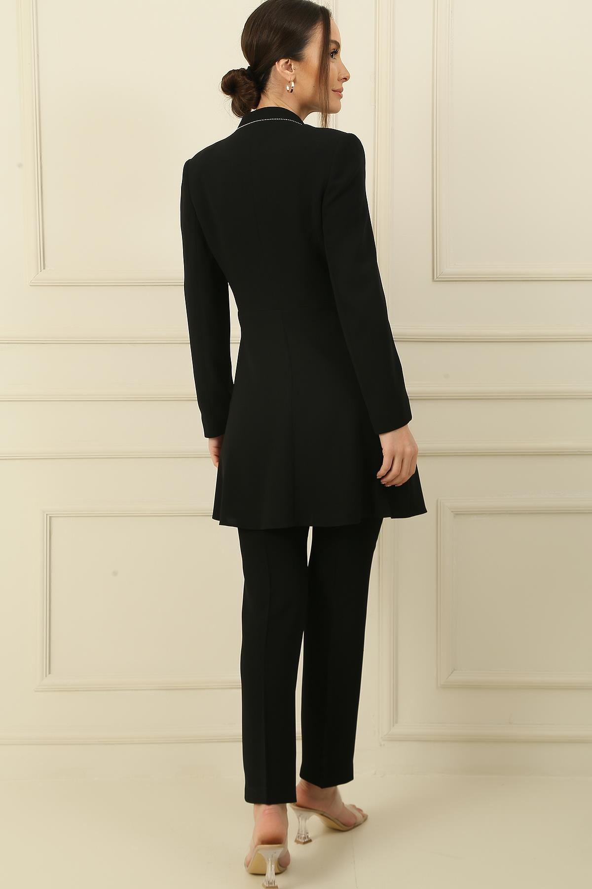 S-24K1190001Yakası Ve Önü Taş Detaylı Volanlı Pantolonlu Geniş Beden Aralıklı 3'lü Takım