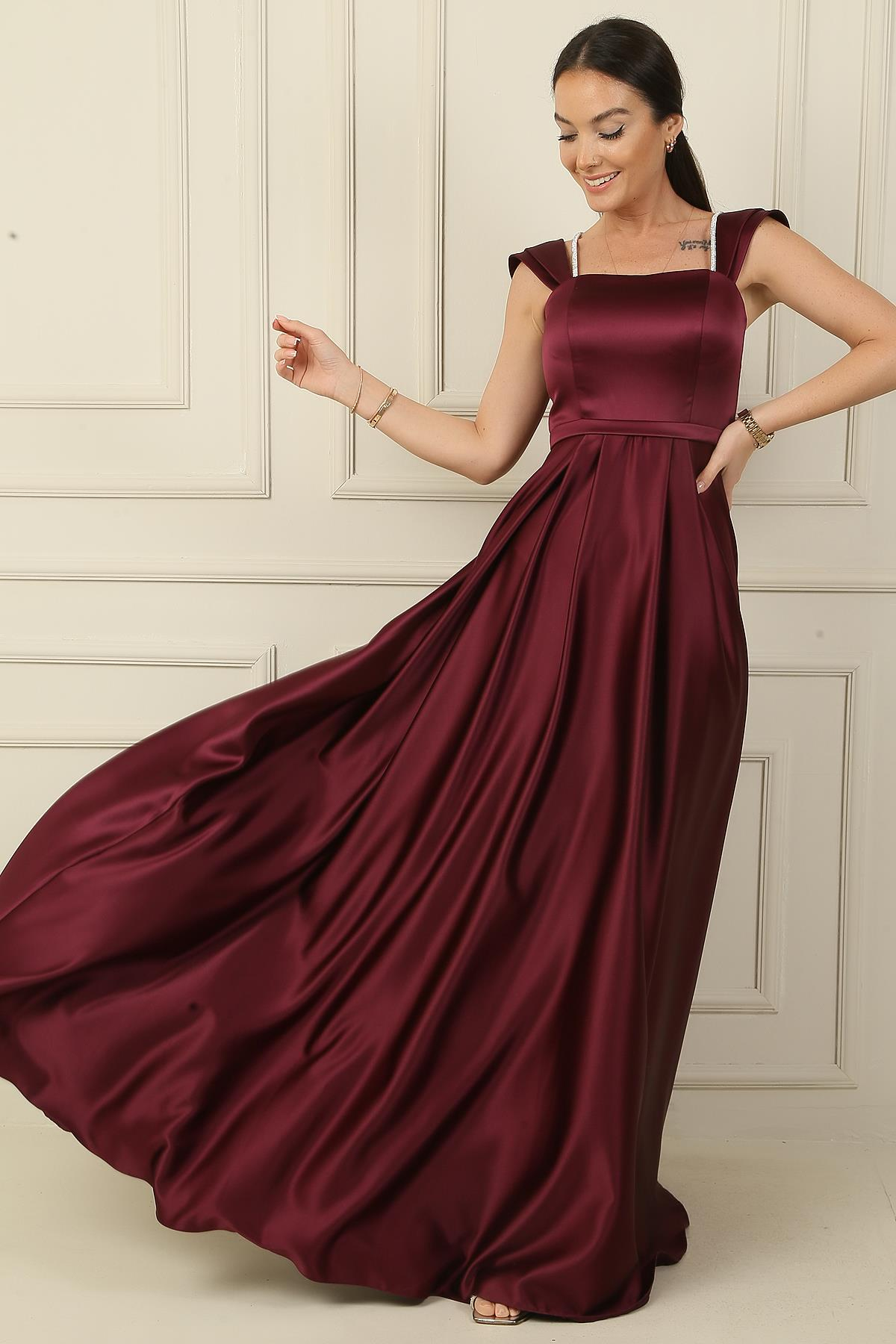 S-24K1210001Detailed Stone Pendant, Buy Long Dress Square Collar Lined