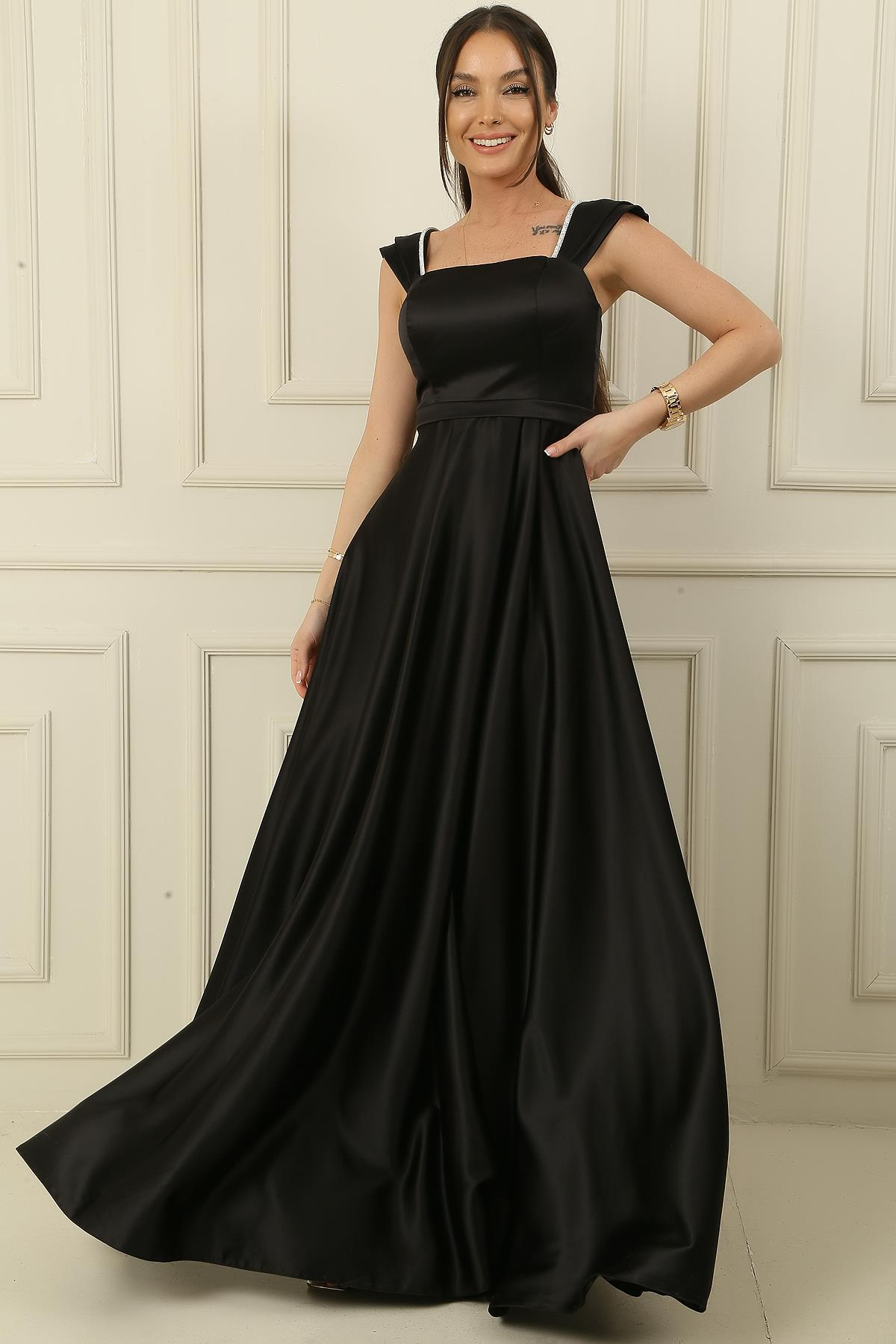 S-24K1210001Askılı Taş Detaylı Kare Yaka Astarlı Uzun Saten Elbise